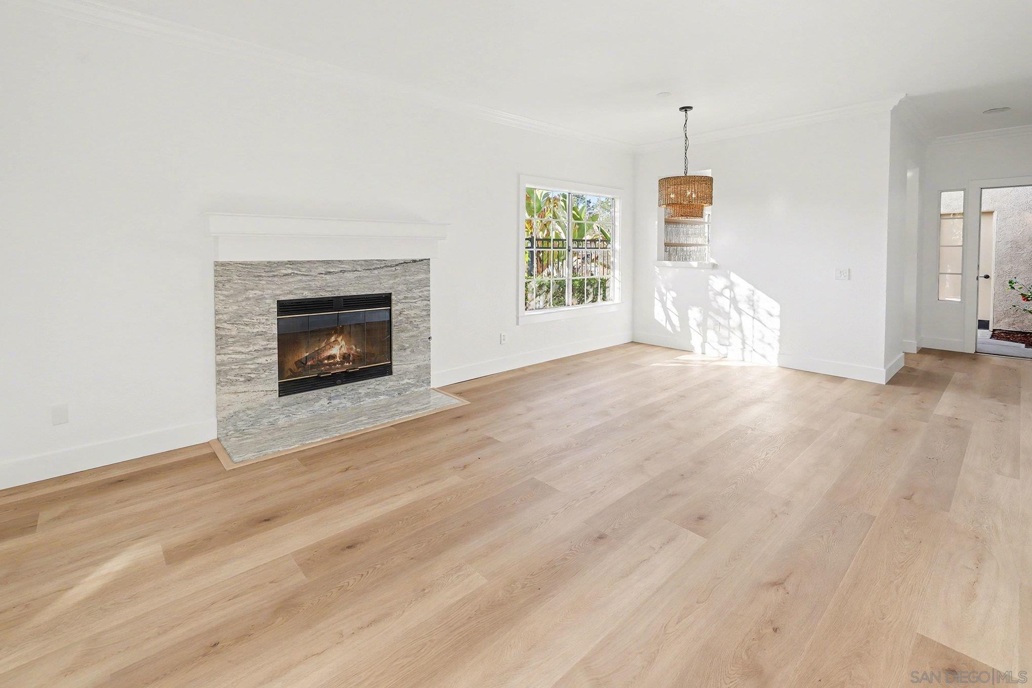 Detail Gallery Image 4 of 40 For 3867  Creststone Pl, San Diego,  CA 92130 - 2 Beds | 2 Baths