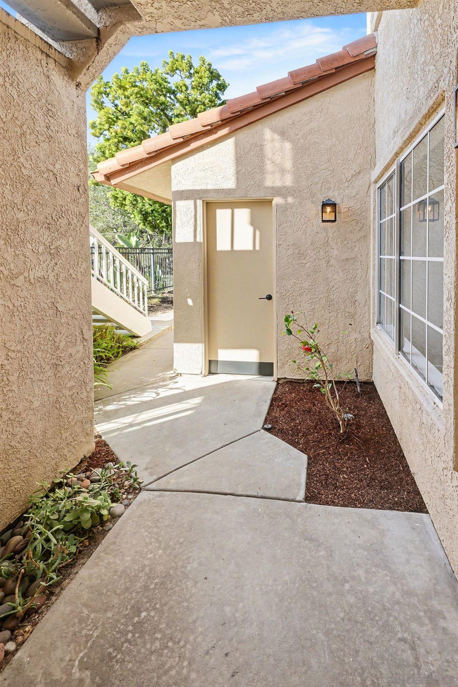 Detail Gallery Image 32 of 40 For 3867  Creststone Pl, San Diego,  CA 92130 - 2 Beds | 2 Baths