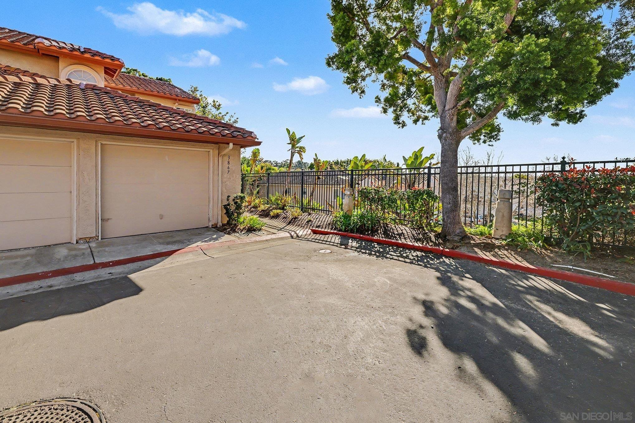 Detail Gallery Image 33 of 40 For 3867  Creststone Pl, San Diego,  CA 92130 - 2 Beds | 2 Baths