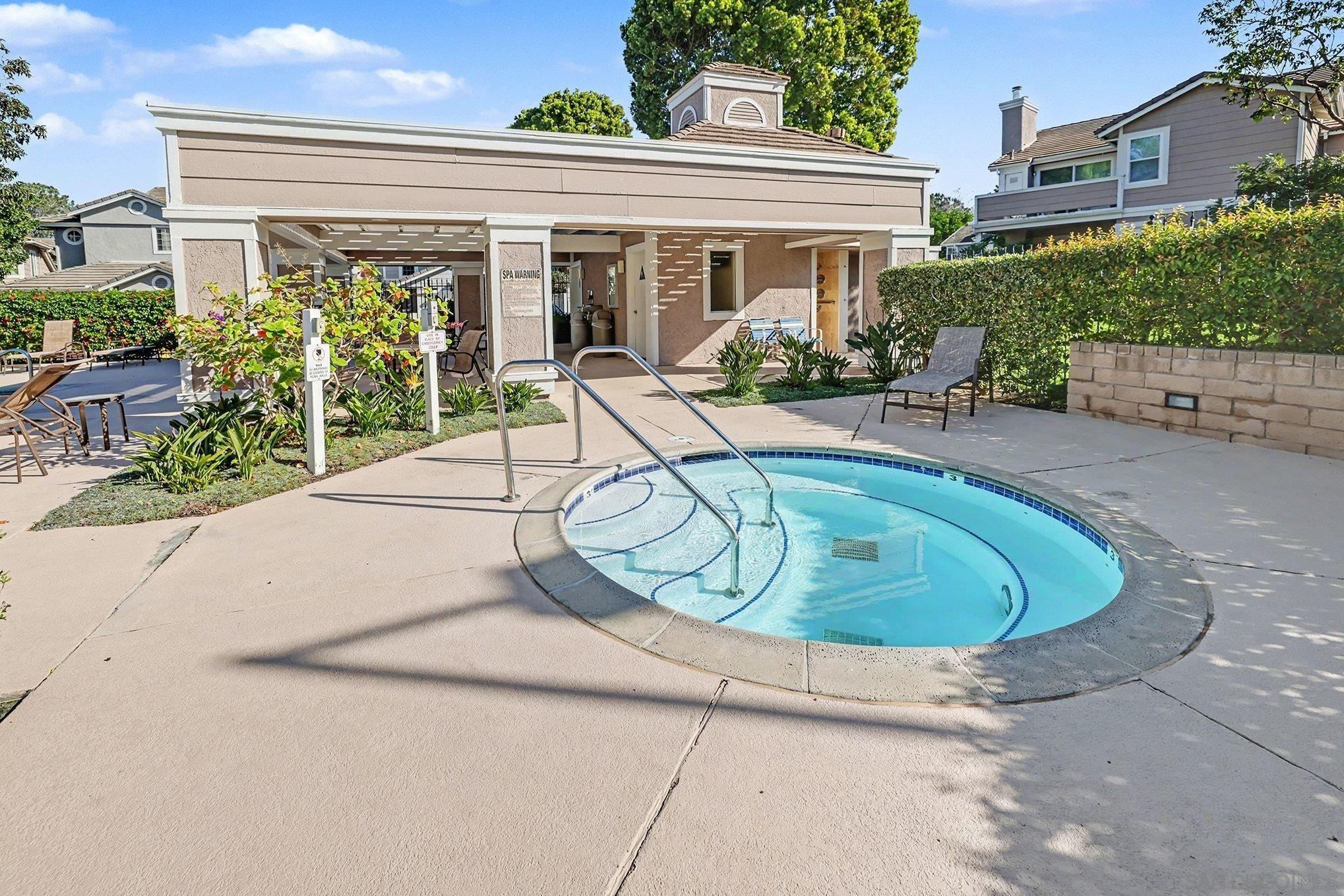 Detail Gallery Image 36 of 40 For 3867  Creststone Pl, San Diego,  CA 92130 - 2 Beds | 2 Baths