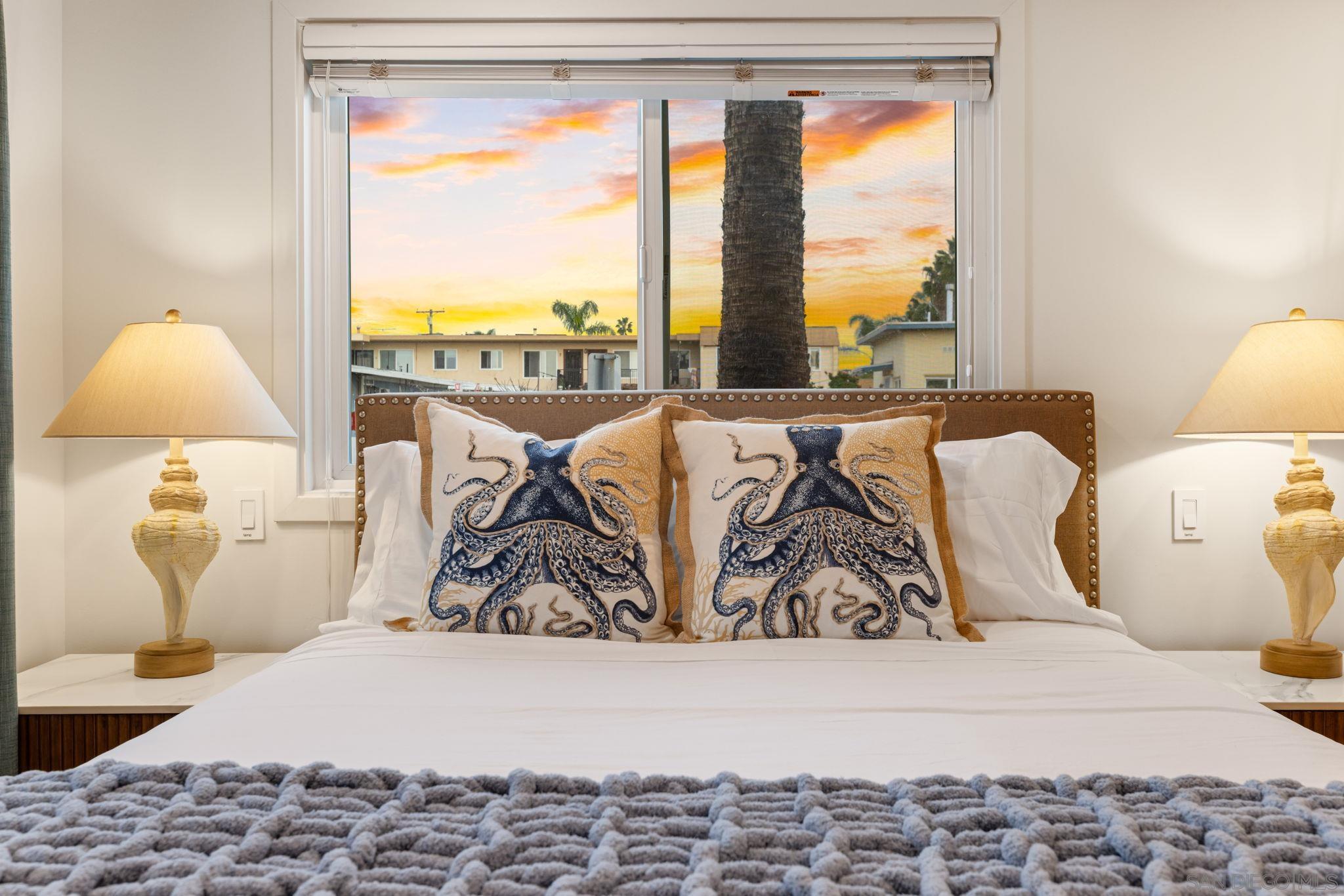 Detail Gallery Image 14 of 27 For 5112 #3  Saratoga Ave  3, San Diego,  CA 92107 - 2 Beds | 2 Baths