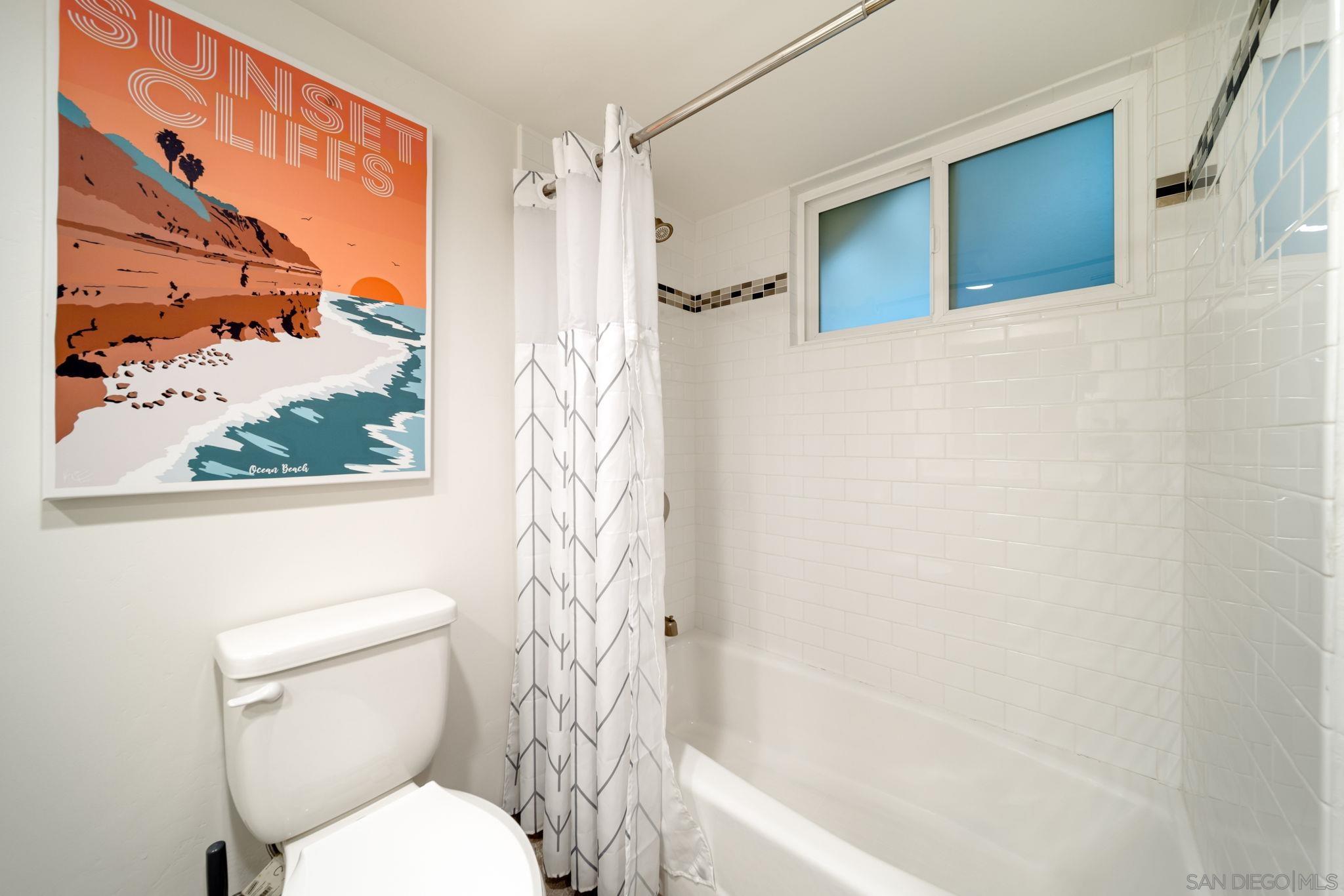 Detail Gallery Image 16 of 27 For 5112 #3  Saratoga Ave  3, San Diego,  CA 92107 - 2 Beds | 2 Baths