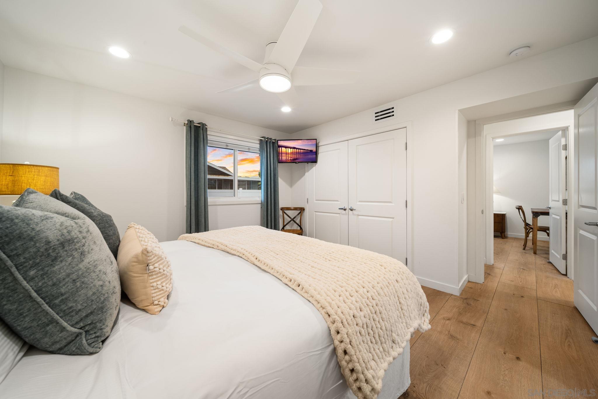 Detail Gallery Image 18 of 27 For 5112 #3  Saratoga Ave  3, San Diego,  CA 92107 - 2 Beds | 2 Baths
