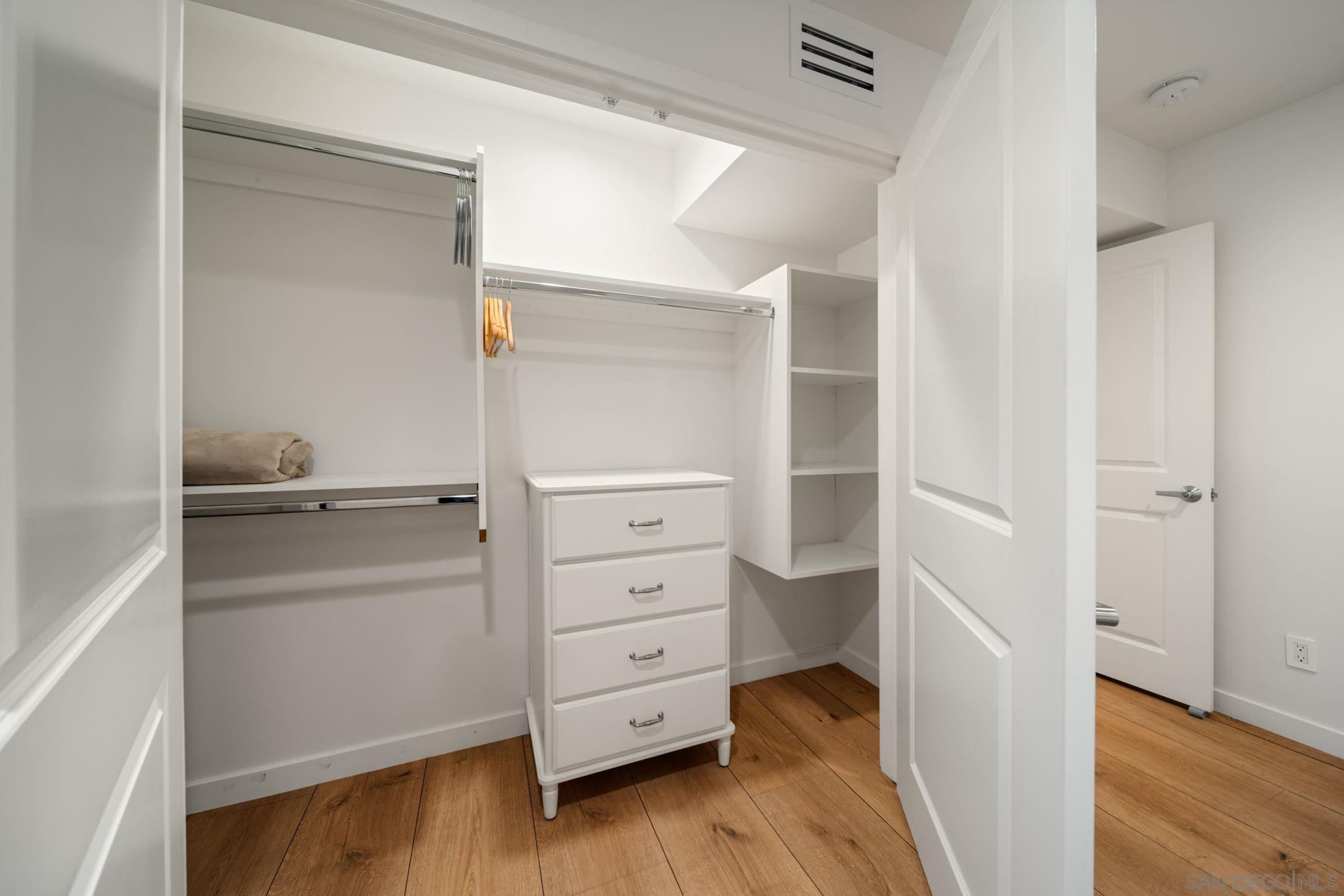 Detail Gallery Image 20 of 27 For 5112 #3  Saratoga Ave  3, San Diego,  CA 92107 - 2 Beds | 2 Baths