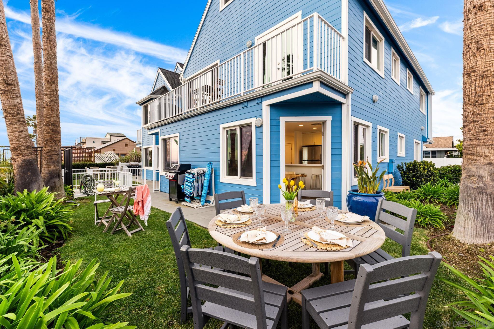 Detail Gallery Image 4 of 27 For 5112 #3  Saratoga Ave  3, San Diego,  CA 92107 - 2 Beds | 2 Baths