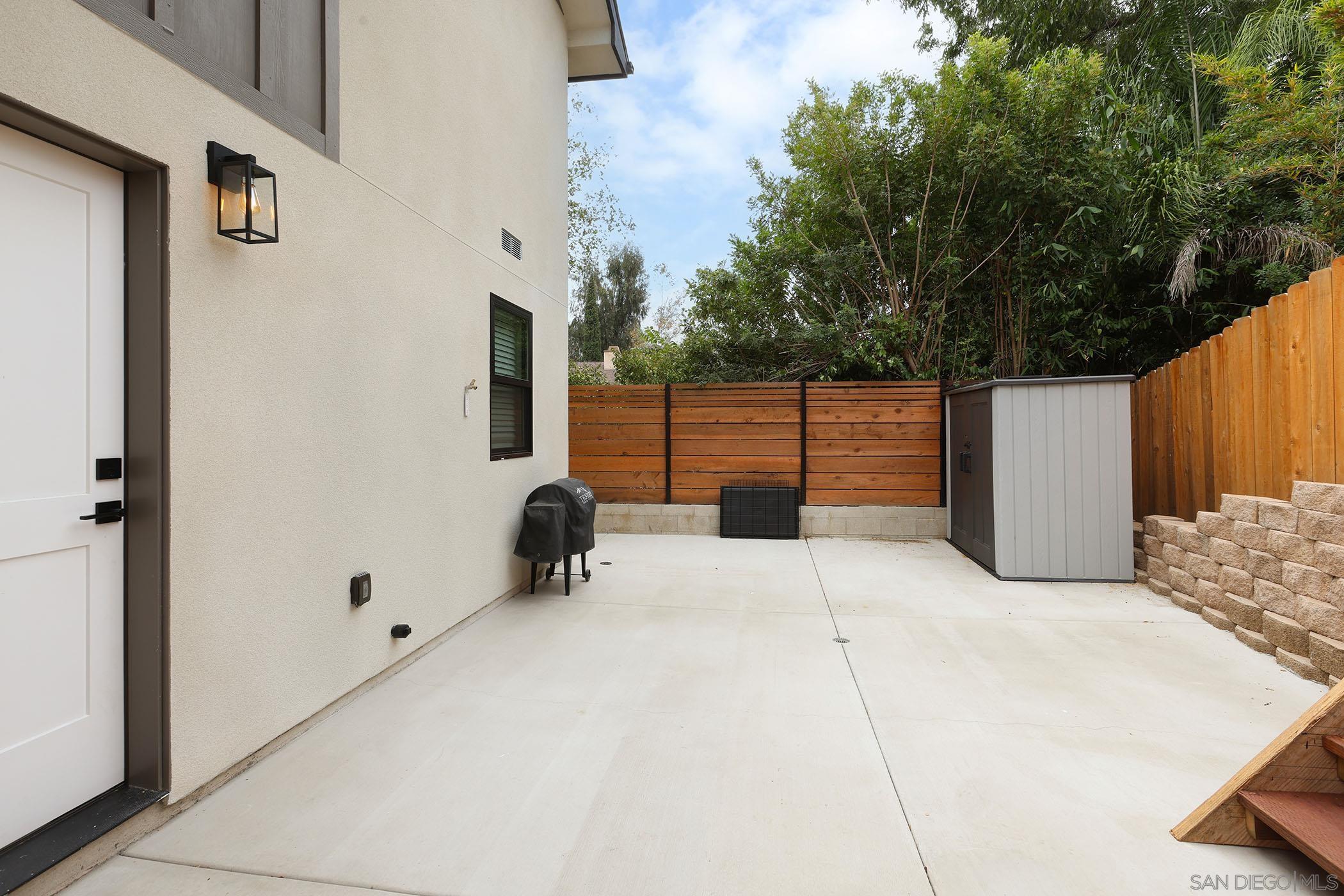 Detail Gallery Image 25 of 34 For 1686-88  Gecko Road, Vista,  CA 92083 - 5 Beds | 5/3 Baths