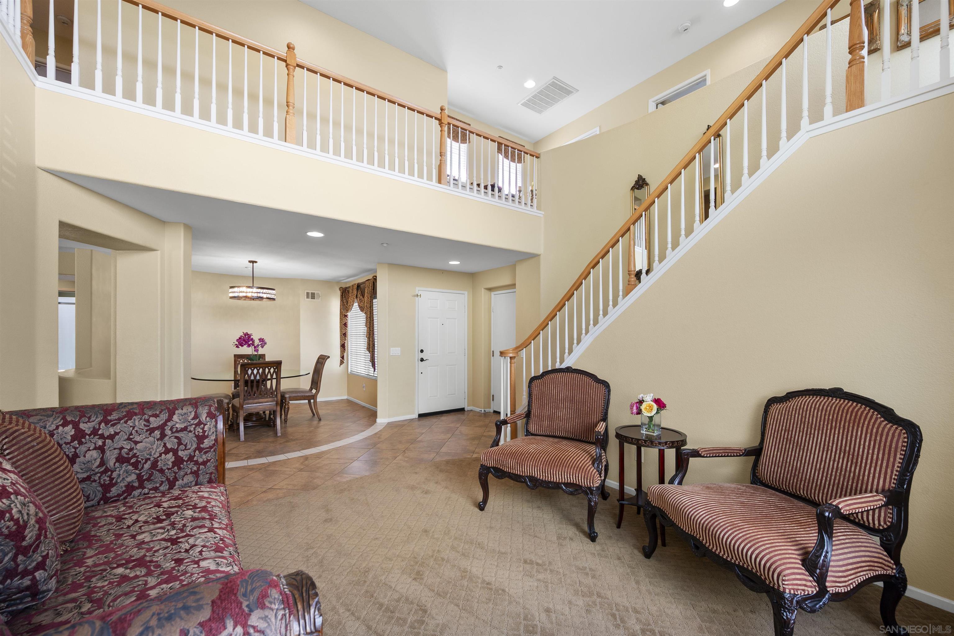 Detail Gallery Image 10 of 55 For 10145  Challenger Ct, Spring Valley,  CA 91978 - 5 Beds | 4 Baths