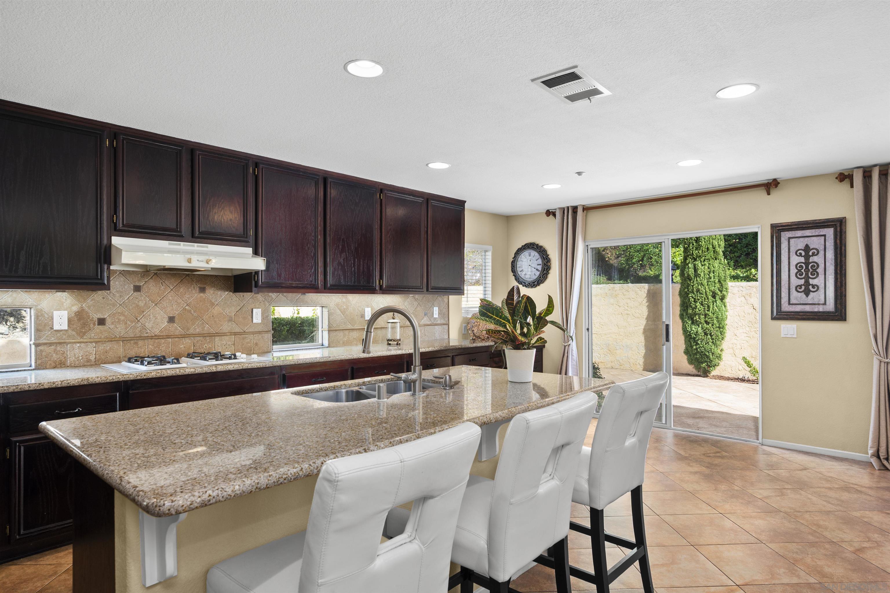 Detail Gallery Image 19 of 55 For 10145  Challenger Ct, Spring Valley,  CA 91978 - 5 Beds | 4 Baths