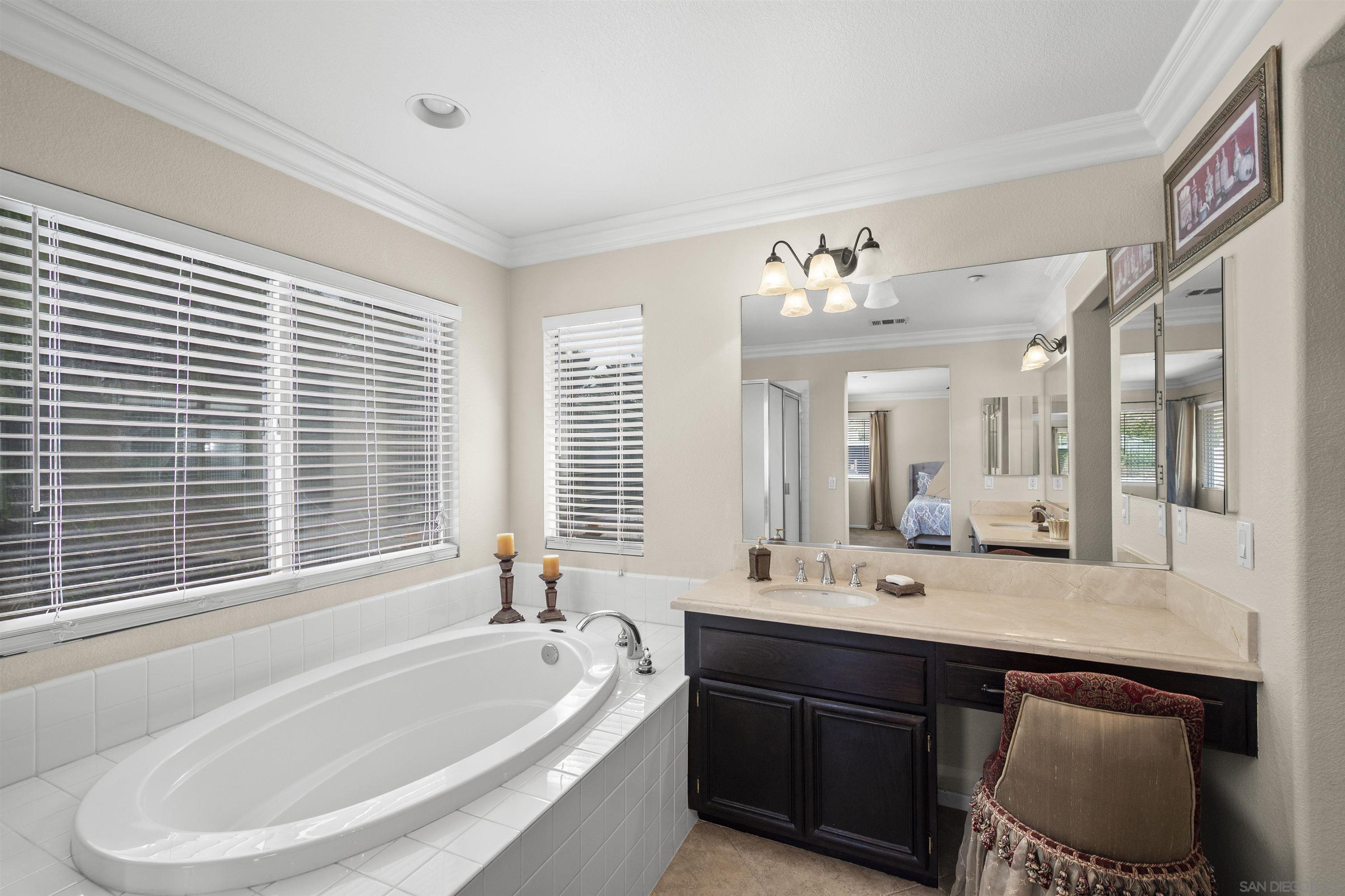 Detail Gallery Image 31 of 55 For 10145  Challenger Ct, Spring Valley,  CA 91978 - 5 Beds | 4 Baths