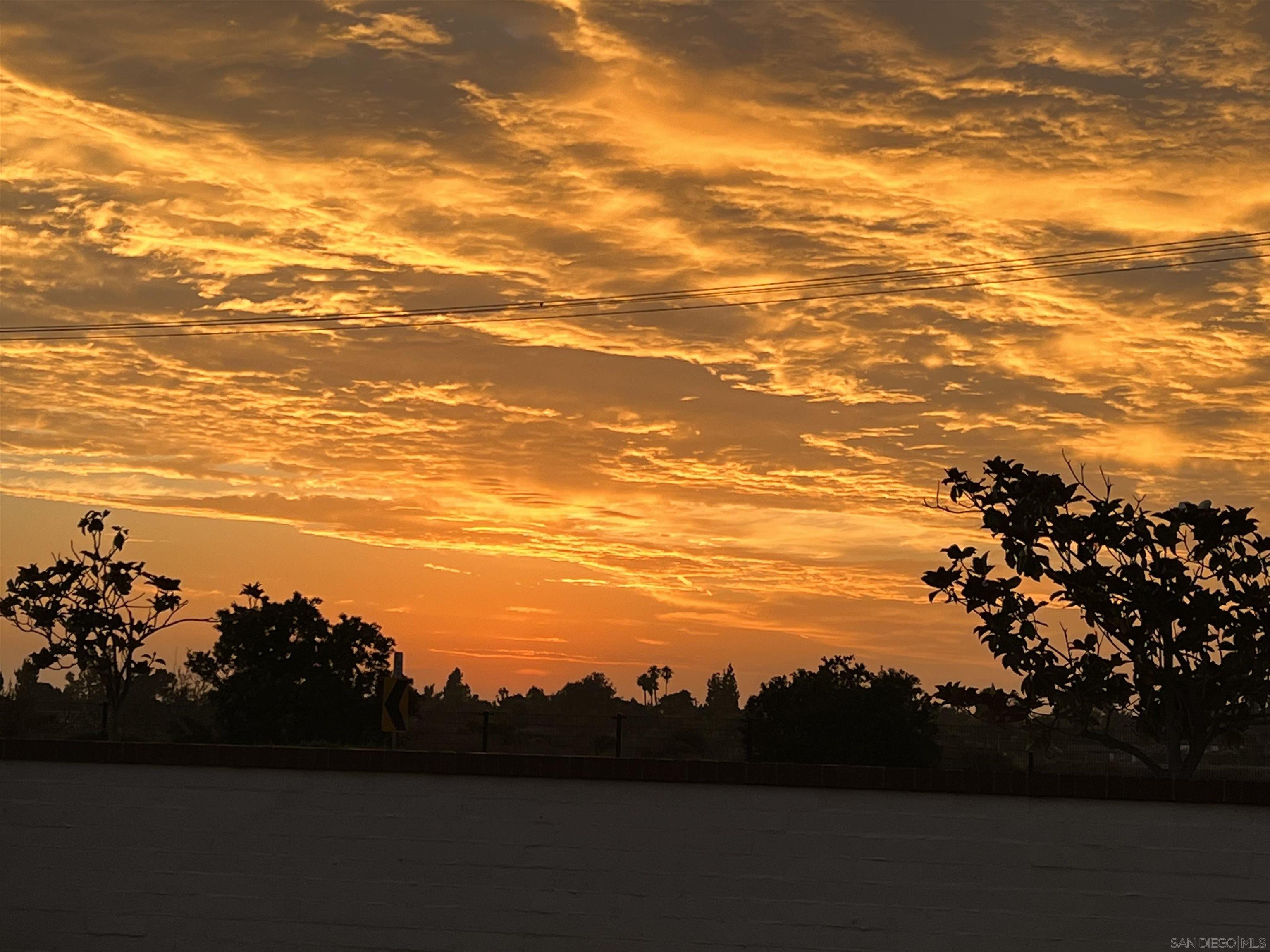 Detail Gallery Image 4 of 45 For 994 N Big Sky Lane, Orange,  CA 92869 - 5 Beds | 4 Baths