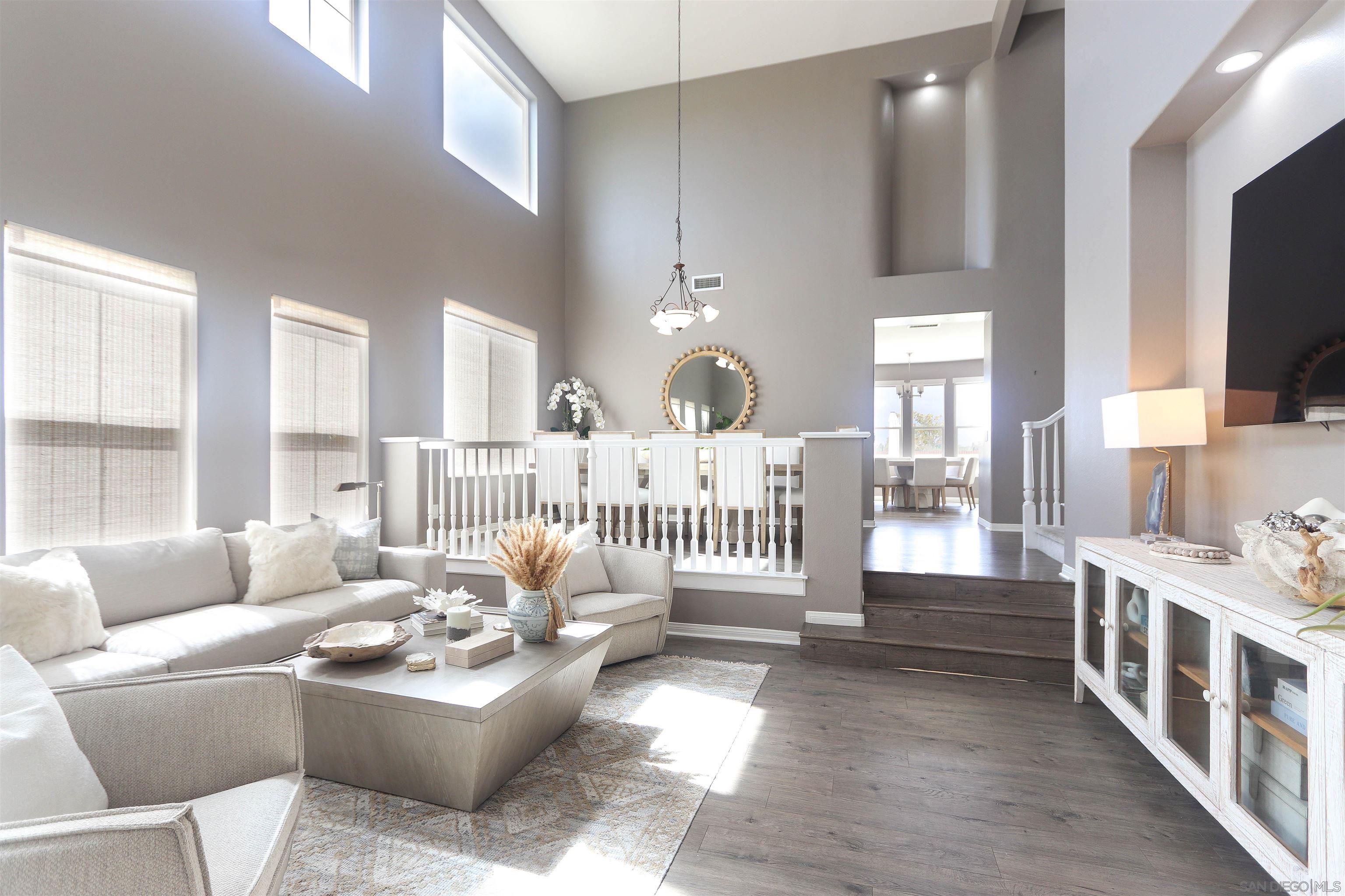 Detail Gallery Image 5 of 45 For 994 N Big Sky Lane, Orange,  CA 92869 - 5 Beds | 4 Baths