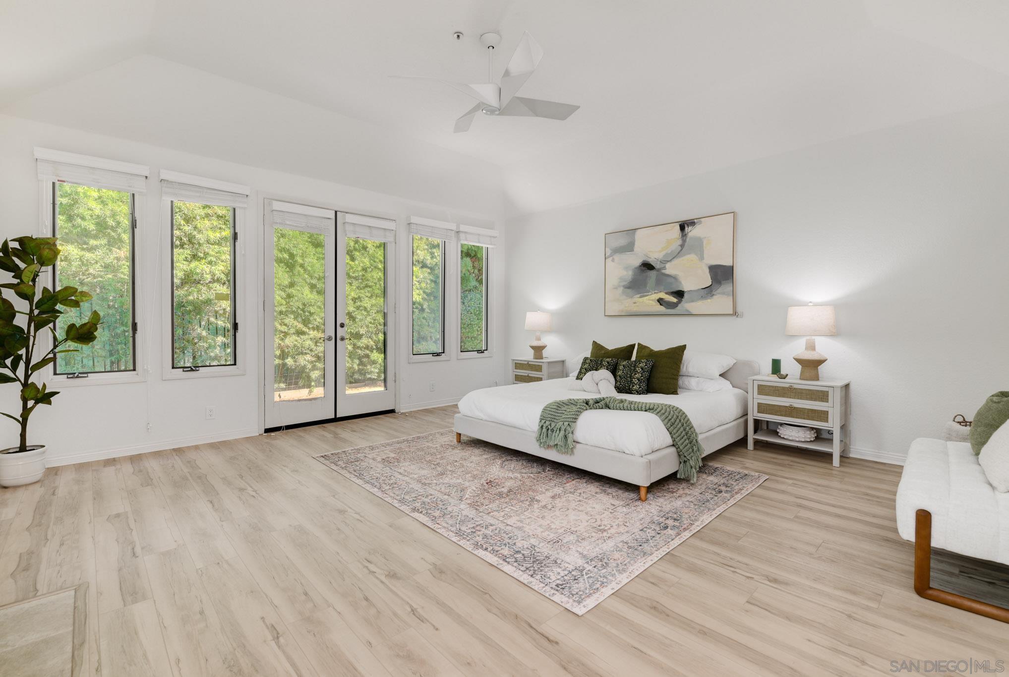 Detail Gallery Image 14 of 32 For 14231  Fox Run Row, San Diego,  CA 92130 - 3 Beds | 2/1 Baths