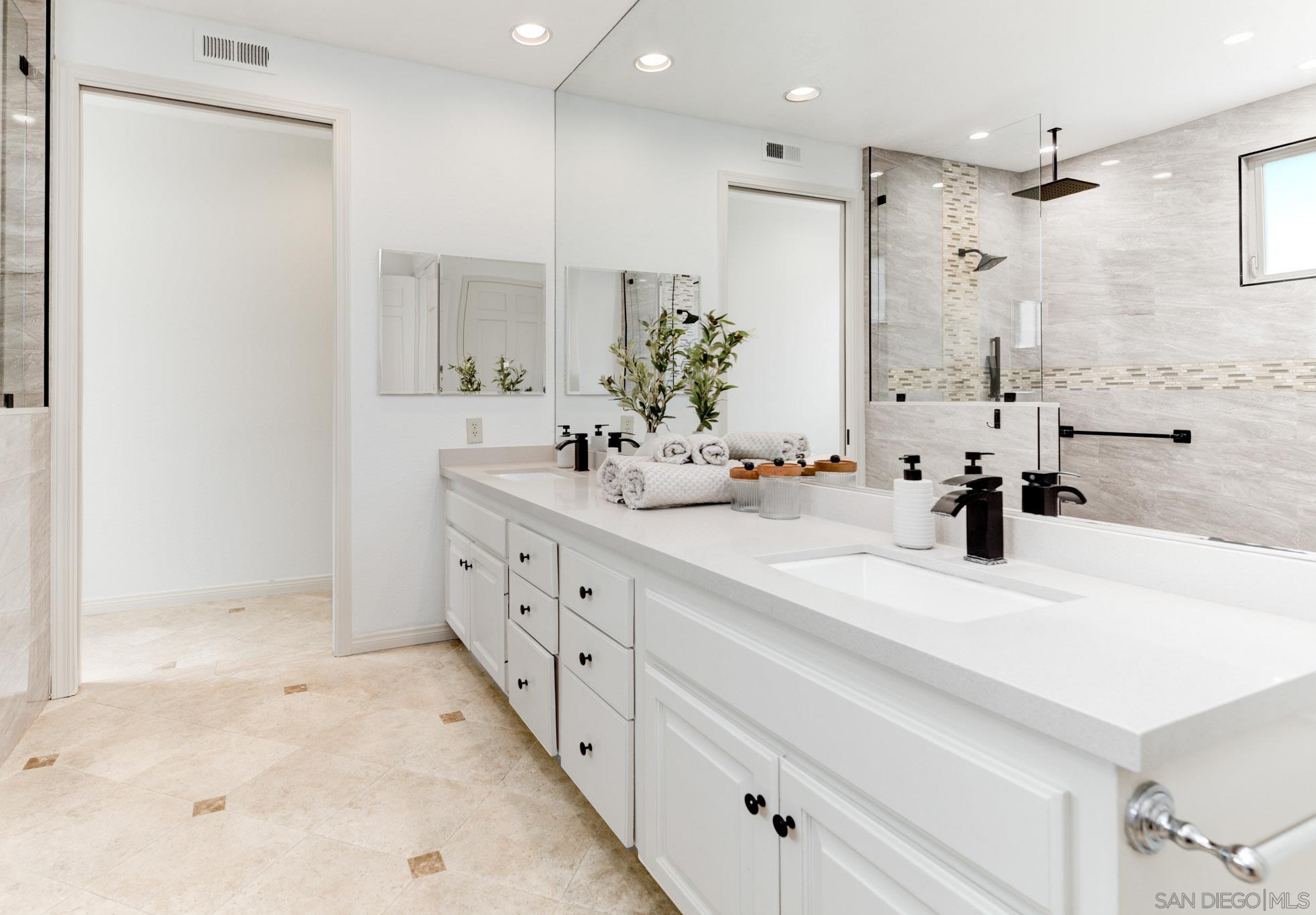 Detail Gallery Image 17 of 32 For 14231  Fox Run Row, San Diego,  CA 92130 - 3 Beds | 2/1 Baths