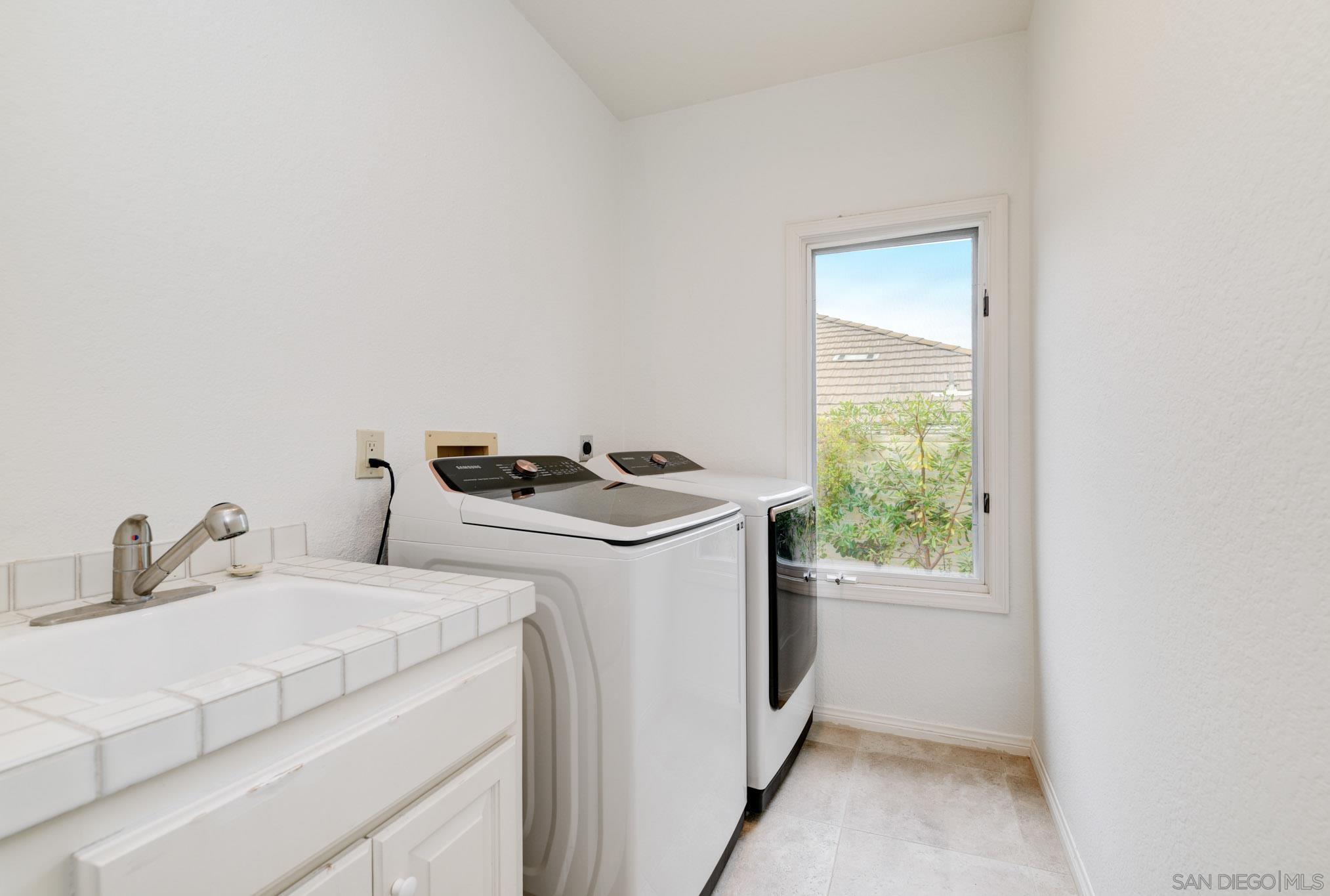 Detail Gallery Image 26 of 32 For 14231  Fox Run Row, San Diego,  CA 92130 - 3 Beds | 2/1 Baths