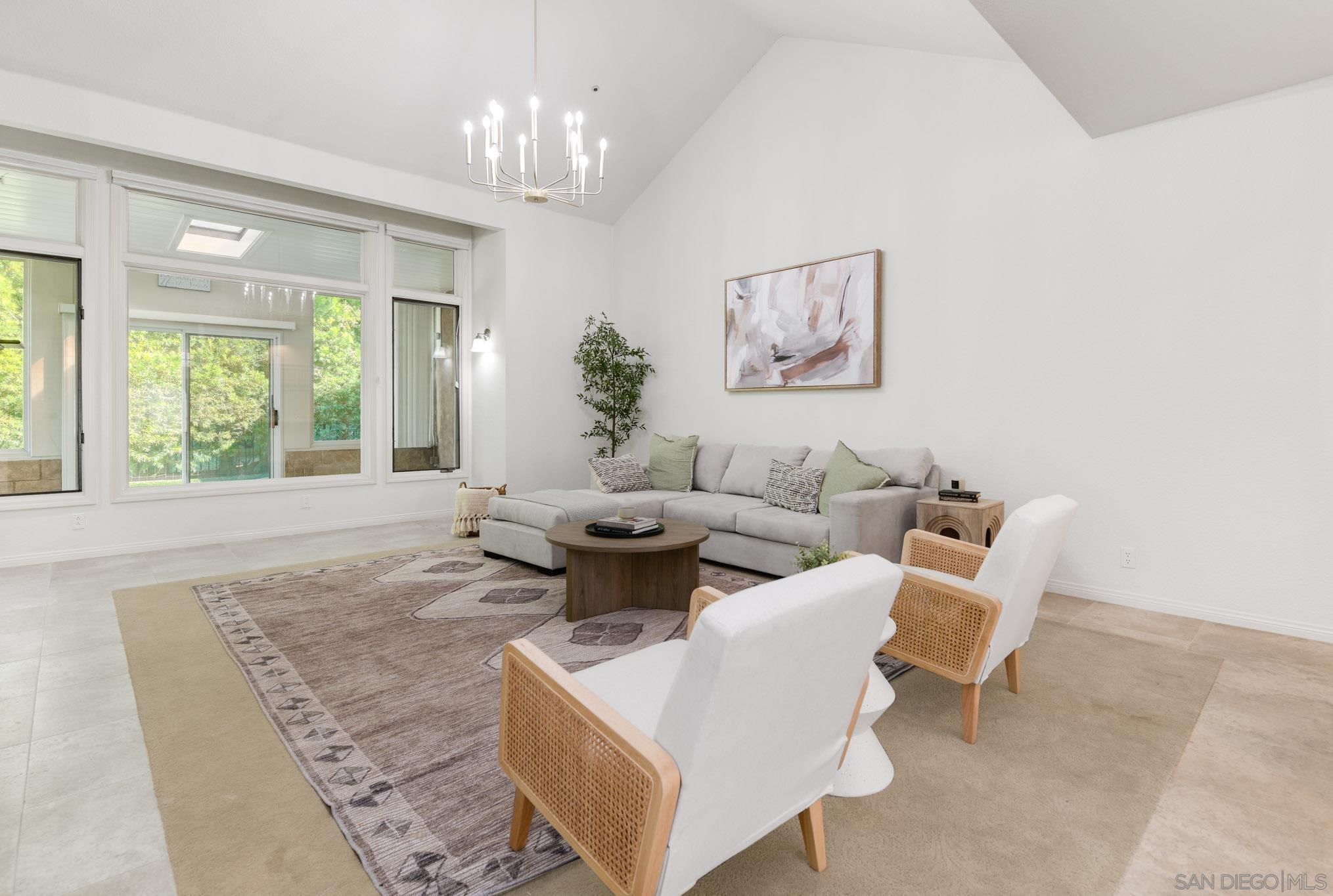 Detail Gallery Image 4 of 32 For 14231  Fox Run Row, San Diego,  CA 92130 - 3 Beds | 2/1 Baths