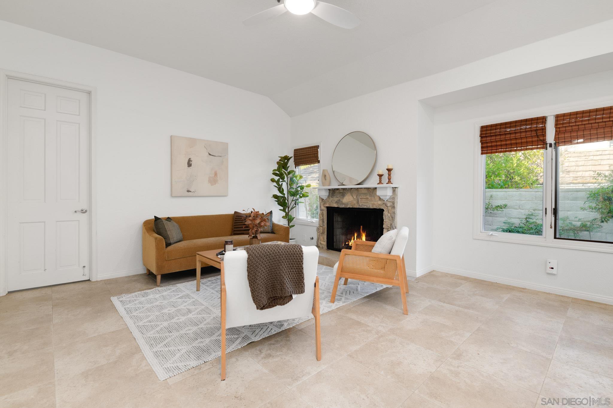 Detail Gallery Image 8 of 32 For 14231  Fox Run Row, San Diego,  CA 92130 - 3 Beds | 2/1 Baths