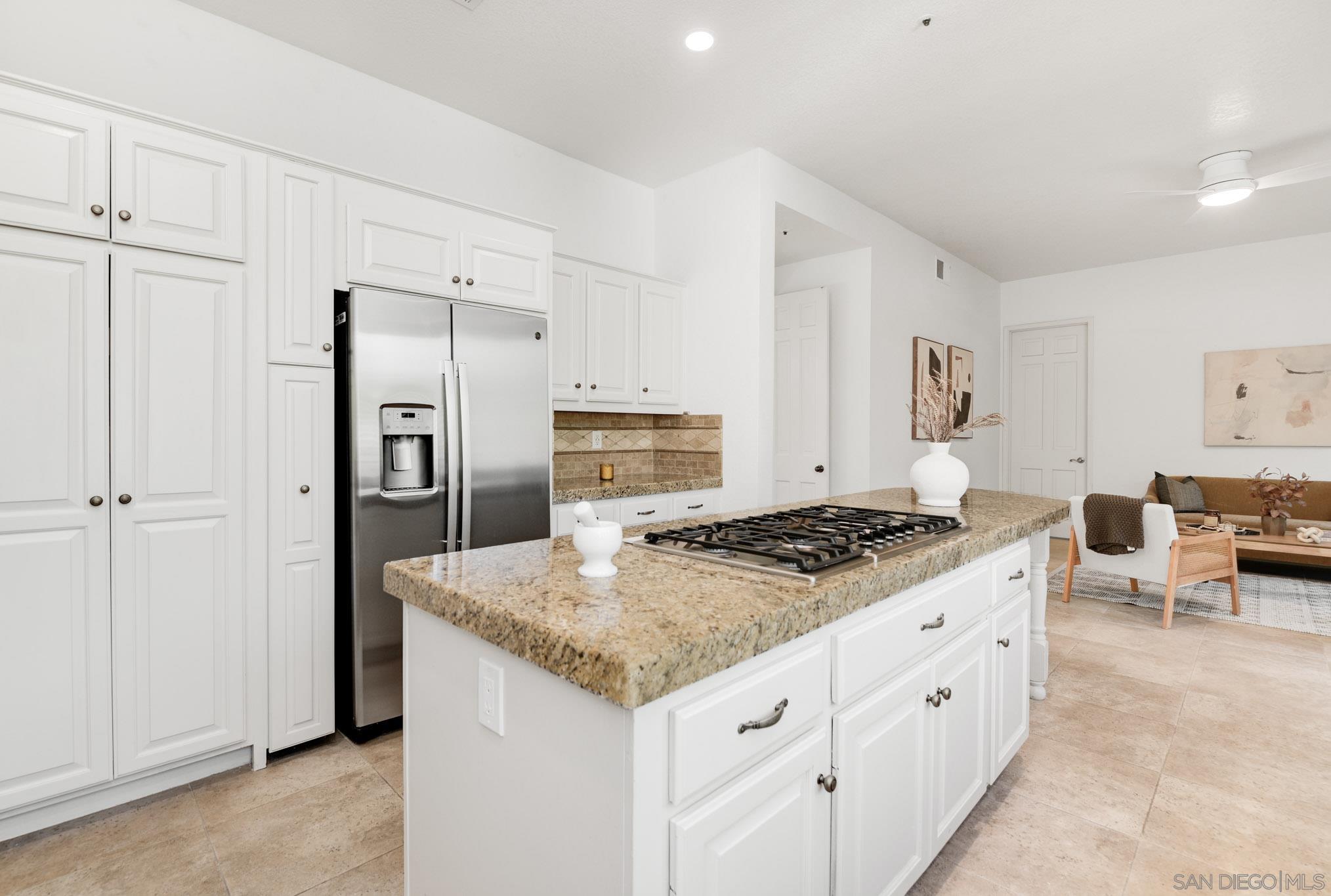 Detail Gallery Image 10 of 32 For 14231  Fox Run Row, San Diego,  CA 92130 - 3 Beds | 2/1 Baths