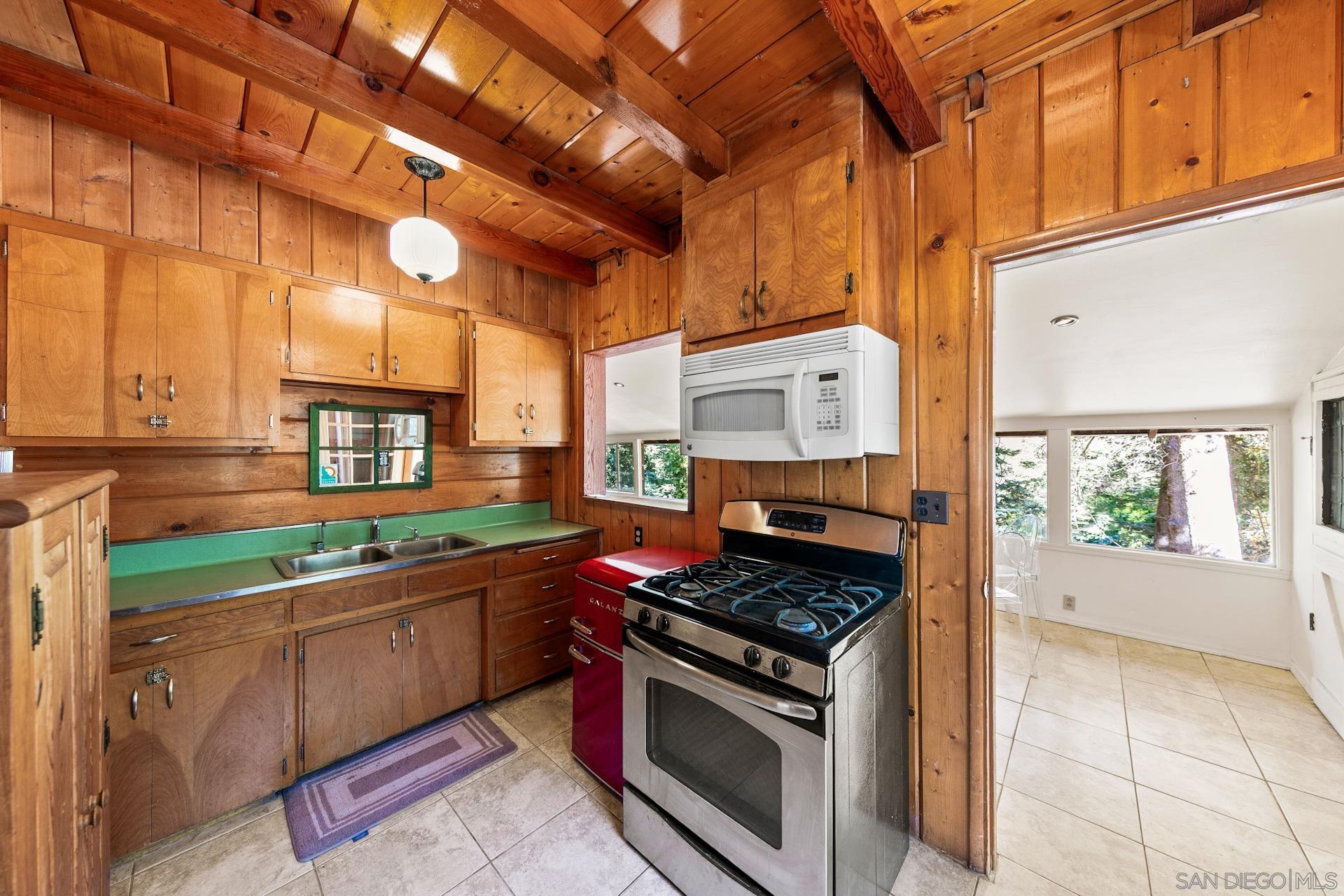 Detail Gallery Image 11 of 31 For 33613  Bailey Meadows Road, Palomar Mountain,  CA 92060 - 4 Beds | 1/1 Baths