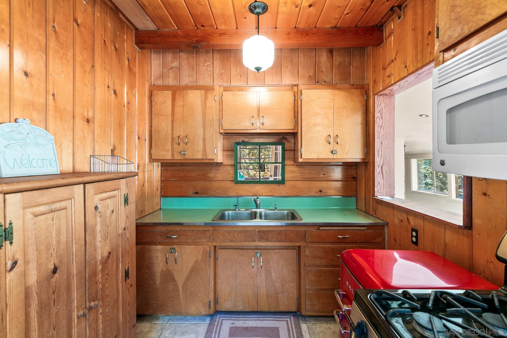 Detail Gallery Image 12 of 31 For 33613  Bailey Meadows Road, Palomar Mountain,  CA 92060 - 4 Beds | 1/1 Baths