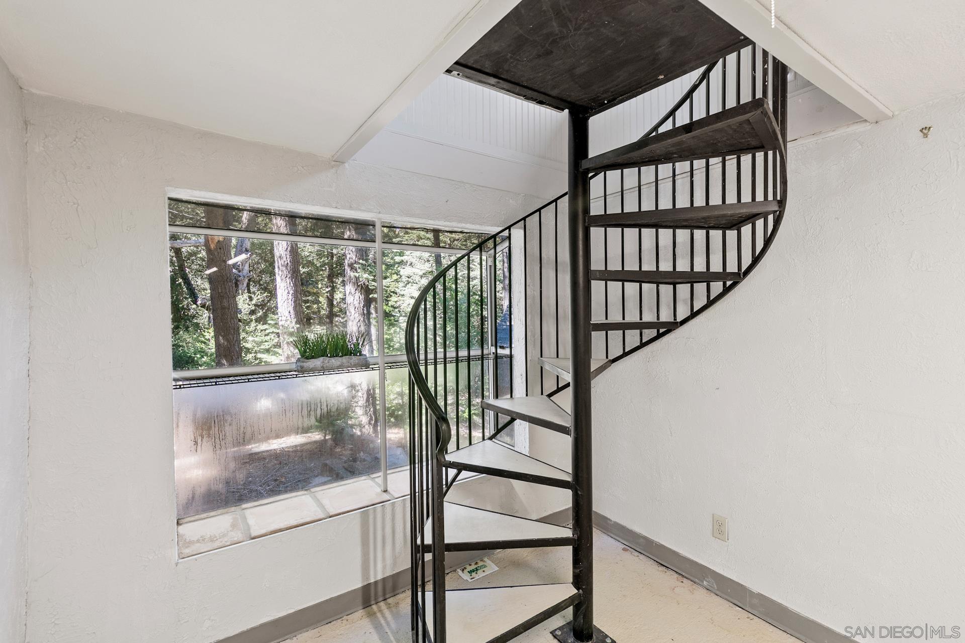 Detail Gallery Image 24 of 31 For 33613  Bailey Meadows Road, Palomar Mountain,  CA 92060 - 4 Beds | 1/1 Baths