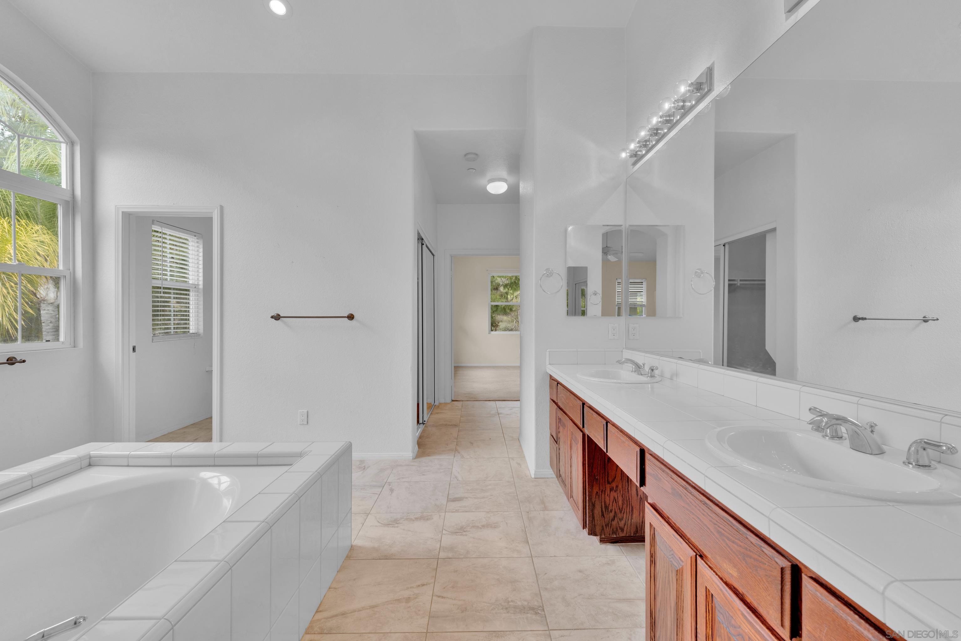 Detail Gallery Image 48 of 75 For 2251  Orchard View Lane, Escondido,  CA 92027 - 5 Beds | 4 Baths