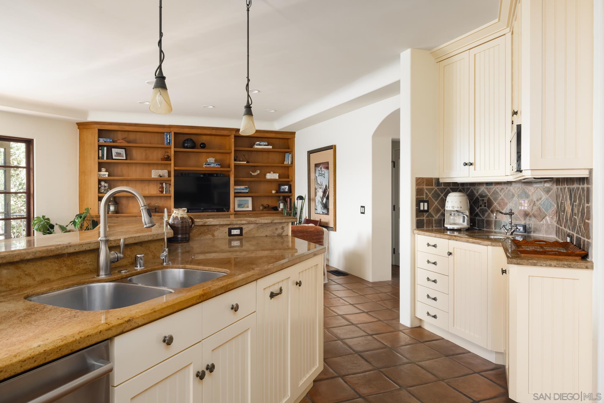 Detail Gallery Image 14 of 52 For 2563  via Pisa, Del Mar,  CA 92014 - 4 Beds | 3/1 Baths