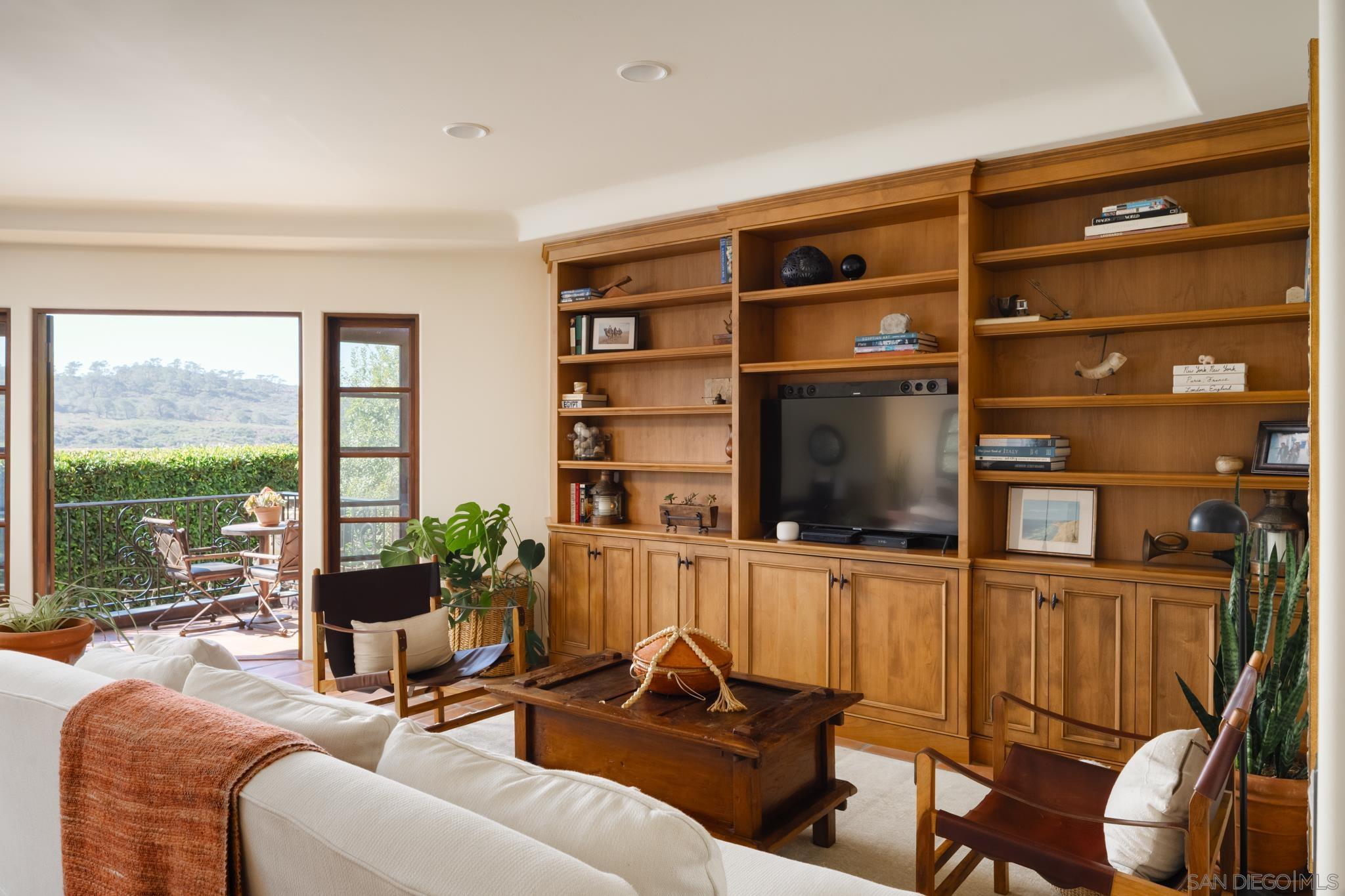 Detail Gallery Image 19 of 52 For 2563  via Pisa, Del Mar,  CA 92014 - 4 Beds | 3/1 Baths