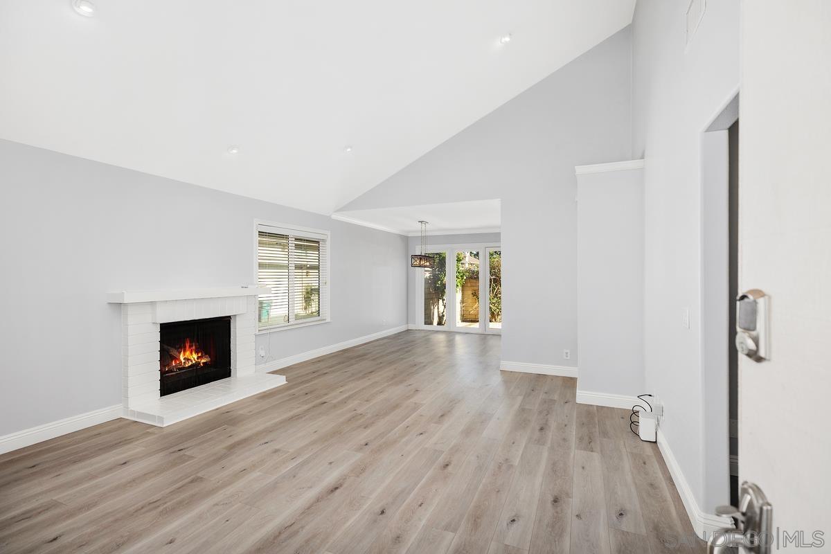 Front Image Thumbnail for SD250043269