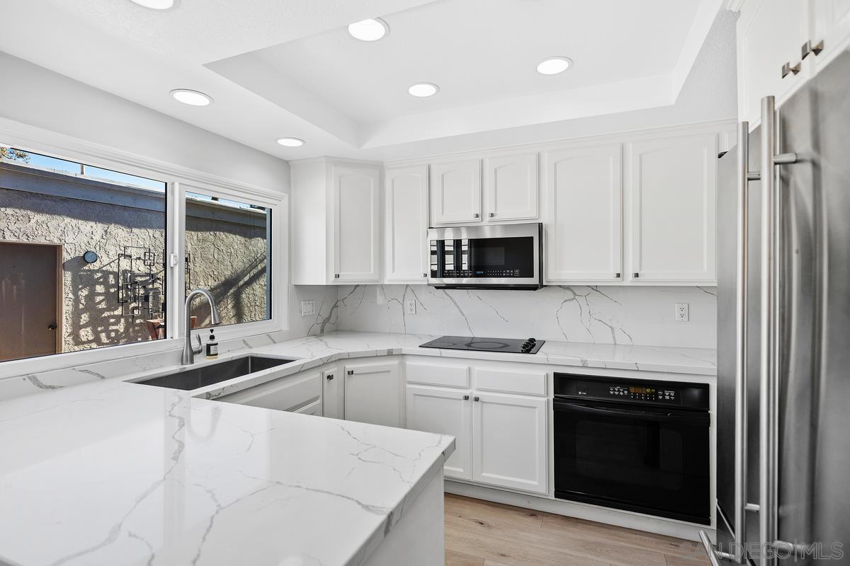 Detail Gallery Image 12 of 29 For 14  Dragonfly  #25,  Irvine,  CA 92604 - 3 Beds | 2 Baths