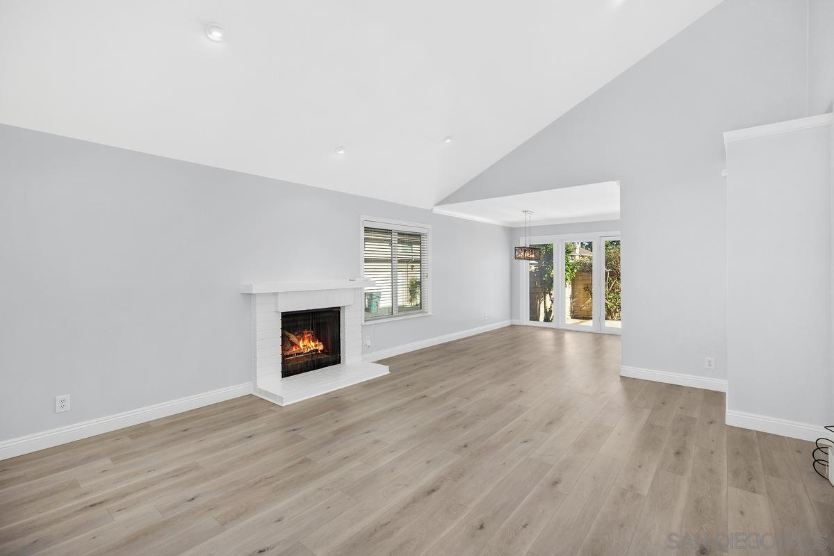 Detail Gallery Image 5 of 29 For 14  Dragonfly  #25,  Irvine,  CA 92604 - 3 Beds | 2 Baths