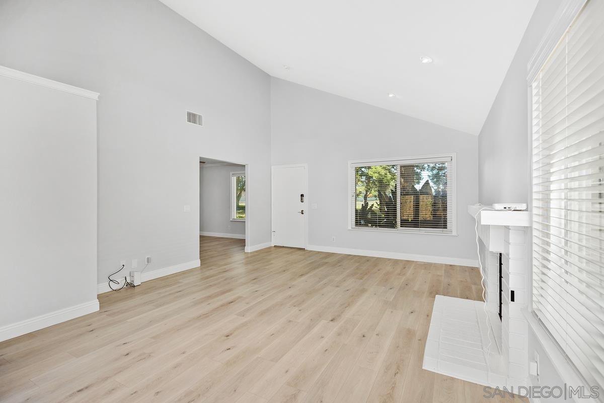 Detail Gallery Image 7 of 29 For 14  Dragonfly  #25,  Irvine,  CA 92604 - 3 Beds | 2 Baths