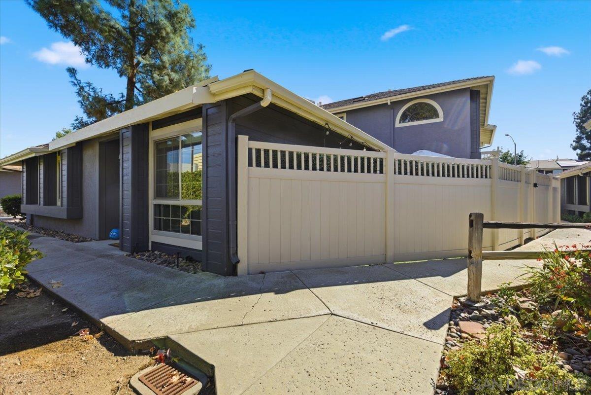 Front Image Thumbnail for SD250043510