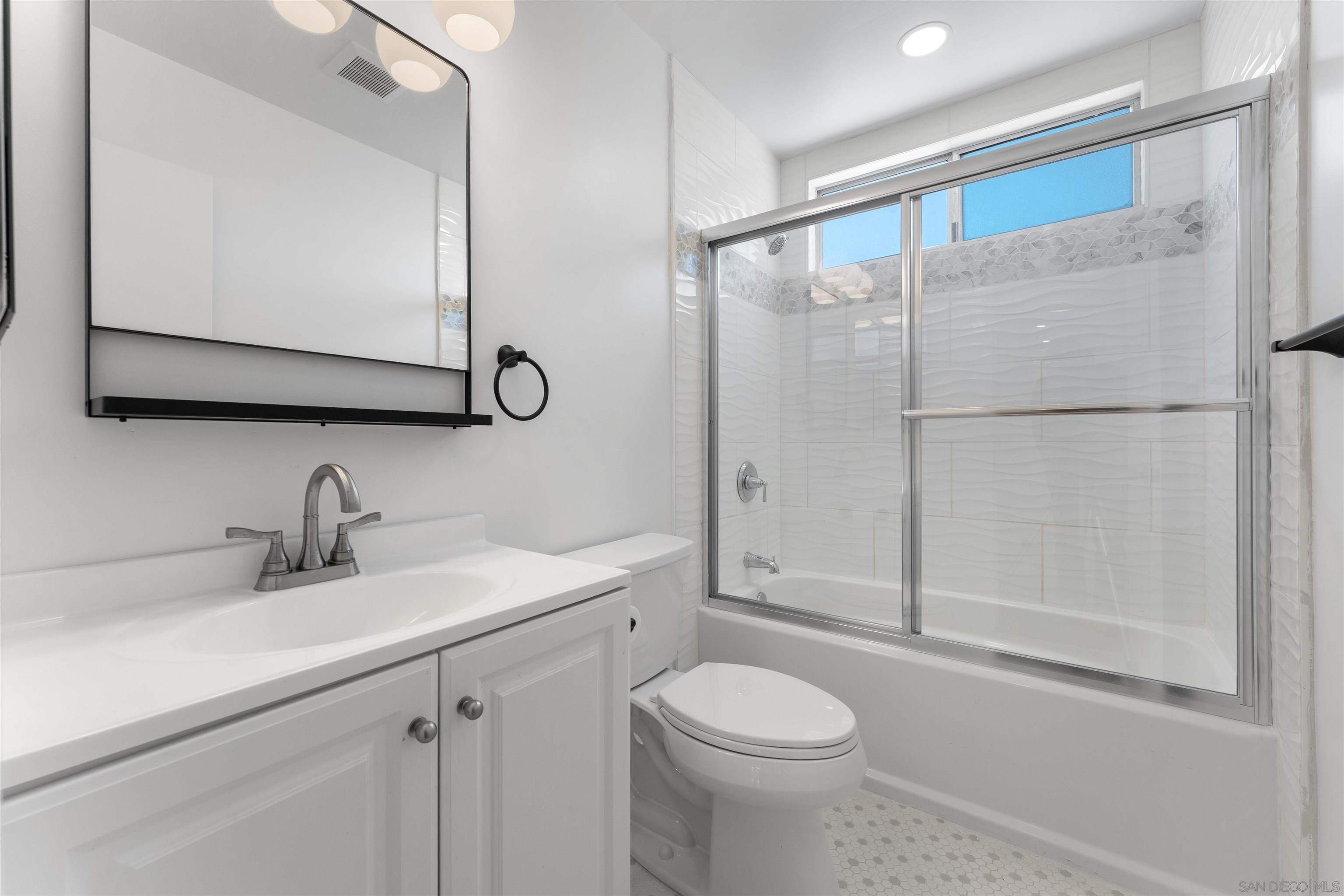 Detail Gallery Image 11 of 17 For 930 B  Avenue  20, National City,  CA 91950 - 2 Beds | 1 Baths