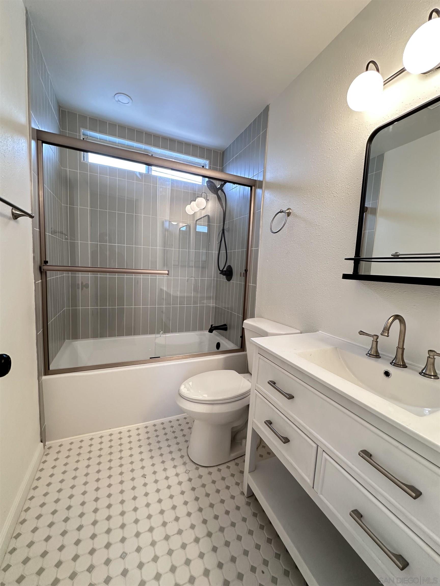 Detail Gallery Image 13 of 25 For 930 B  Avenue  20, National City,  CA 91950 - 2 Beds | 1 Baths