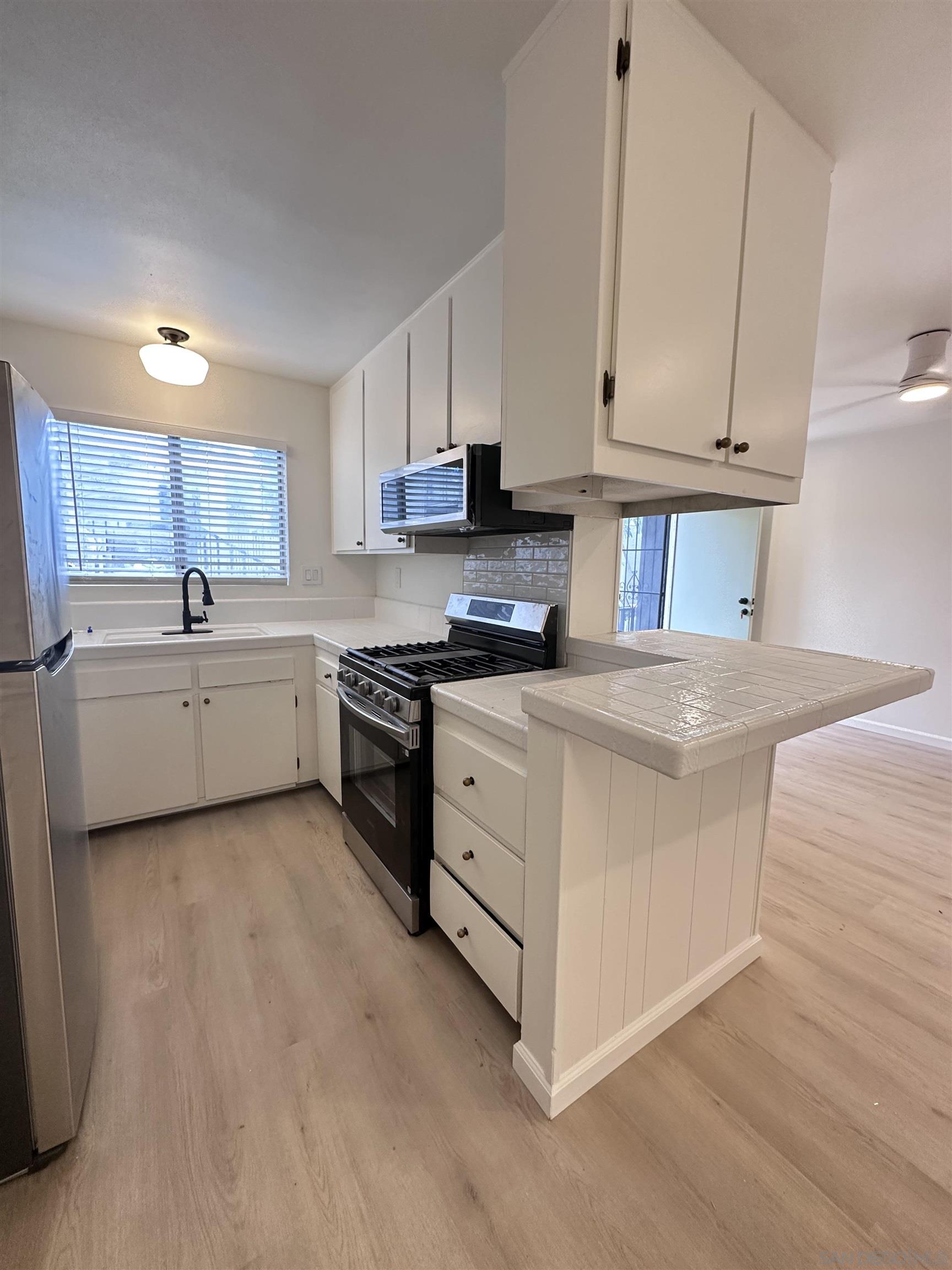 Detail Gallery Image 11 of 27 For 930 B  Avenue  22, National City,  CA 91950 - 1 Beds | 1 Baths