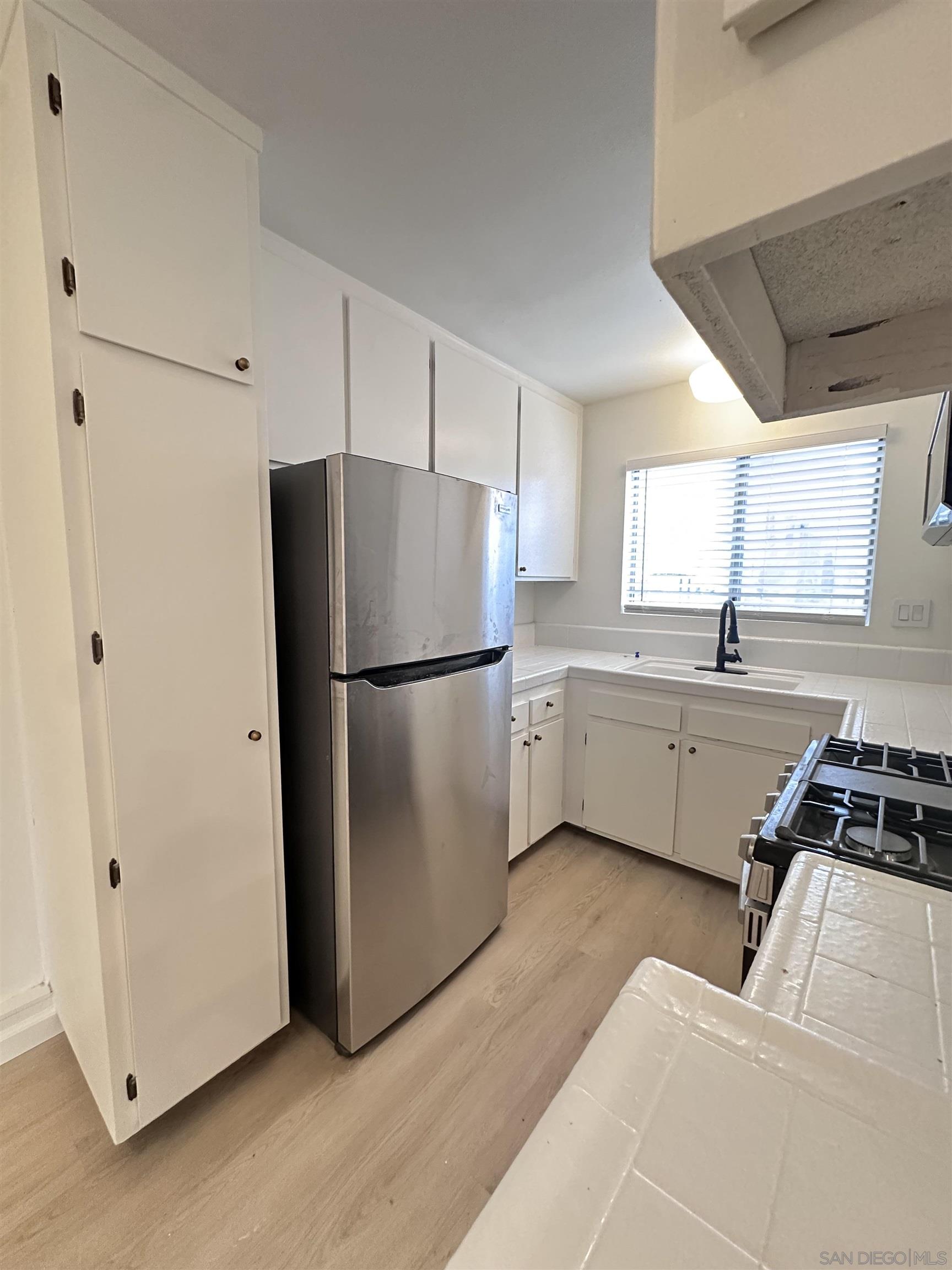 Detail Gallery Image 9 of 27 For 930 B  Avenue  22, National City,  CA 91950 - 1 Beds | 1 Baths