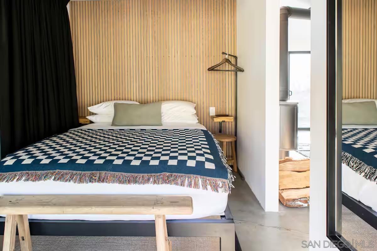 Detail Gallery Image 19 of 52 For 48311  Burns Canyon Rd, Pioneertown,  CA 92268 - 2 Beds | 2 Baths