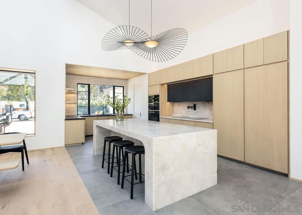 Detail Gallery Image 13 of 42 For 4874  Sun Valley Rd, Del Mar,  CA 92014 - 5 Beds | 5/1 Baths