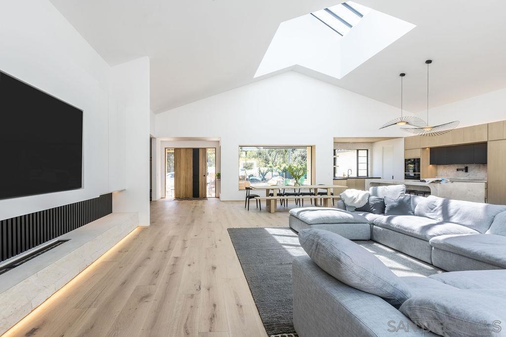 Detail Gallery Image 16 of 42 For 4874  Sun Valley Rd, Del Mar,  CA 92014 - 5 Beds | 5/1 Baths