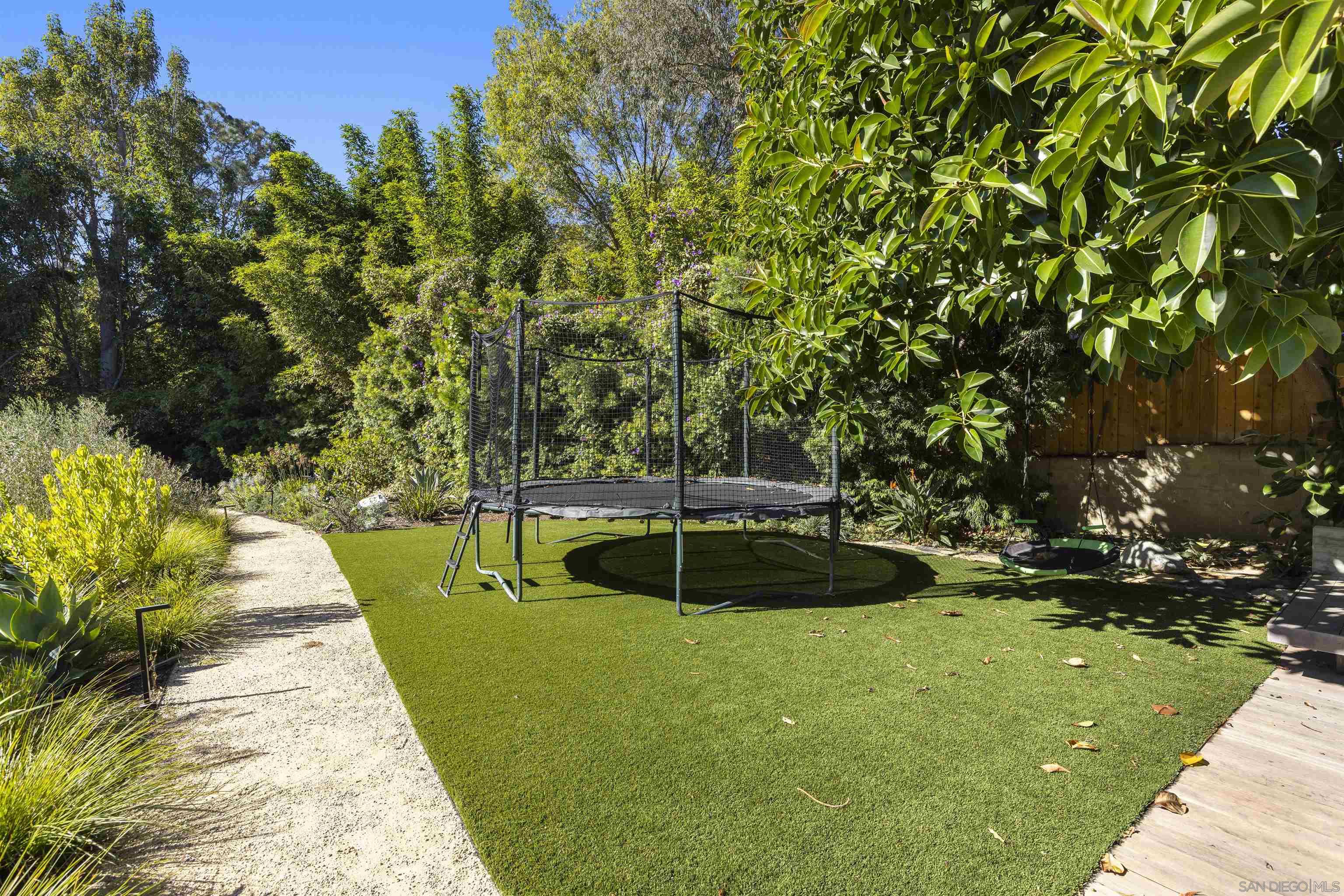 Detail Gallery Image 40 of 42 For 4874  Sun Valley Rd, Del Mar,  CA 92014 - 5 Beds | 5/1 Baths