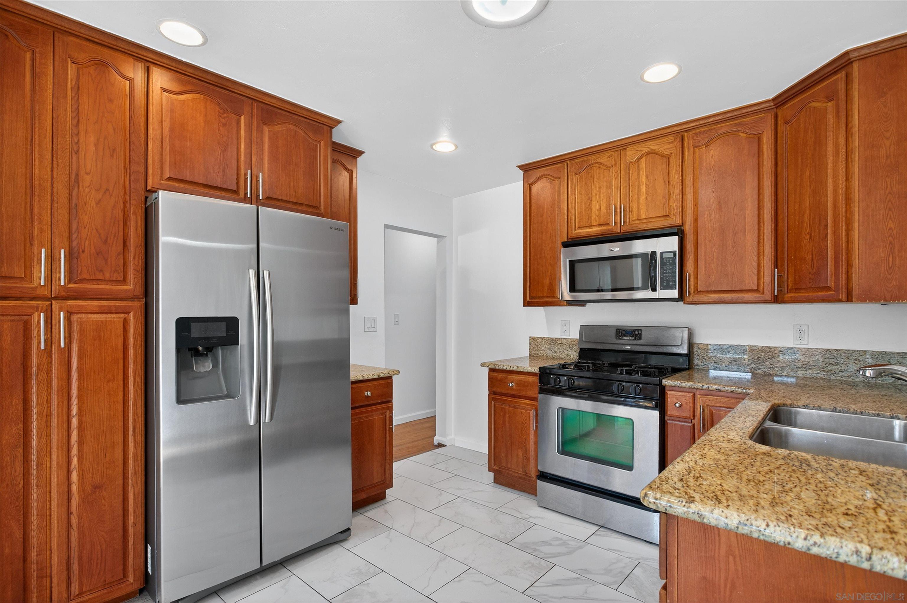 Detail Gallery Image 11 of 37 For 5442  San Onofre Ter, San Diego,  CA 92114 - 4 Beds | 3 Baths