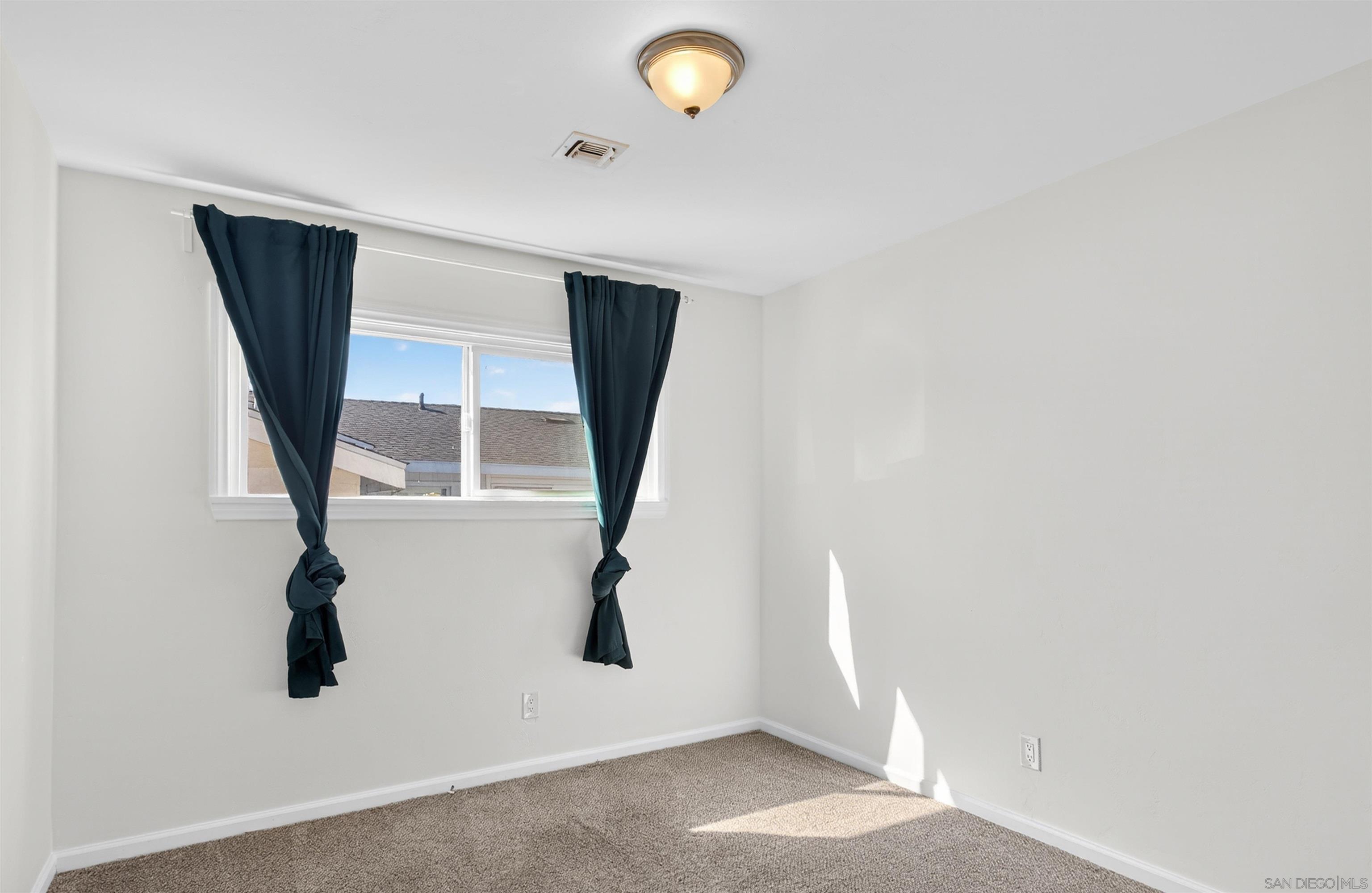 Detail Gallery Image 13 of 37 For 5442  San Onofre Ter, San Diego,  CA 92114 - 4 Beds | 3 Baths