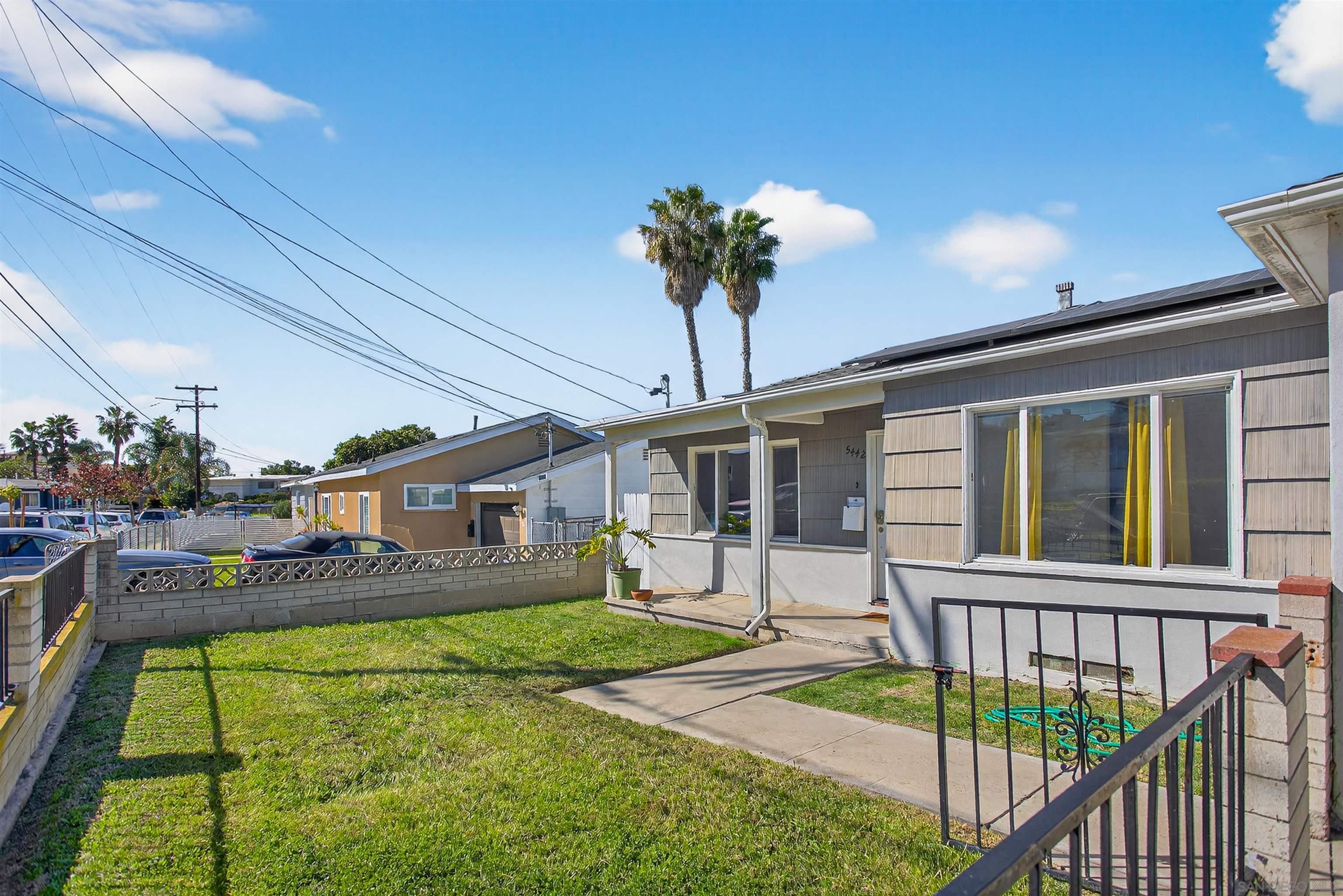 Detail Gallery Image 3 of 37 For 5442  San Onofre Ter, San Diego,  CA 92114 - 4 Beds | 3 Baths
