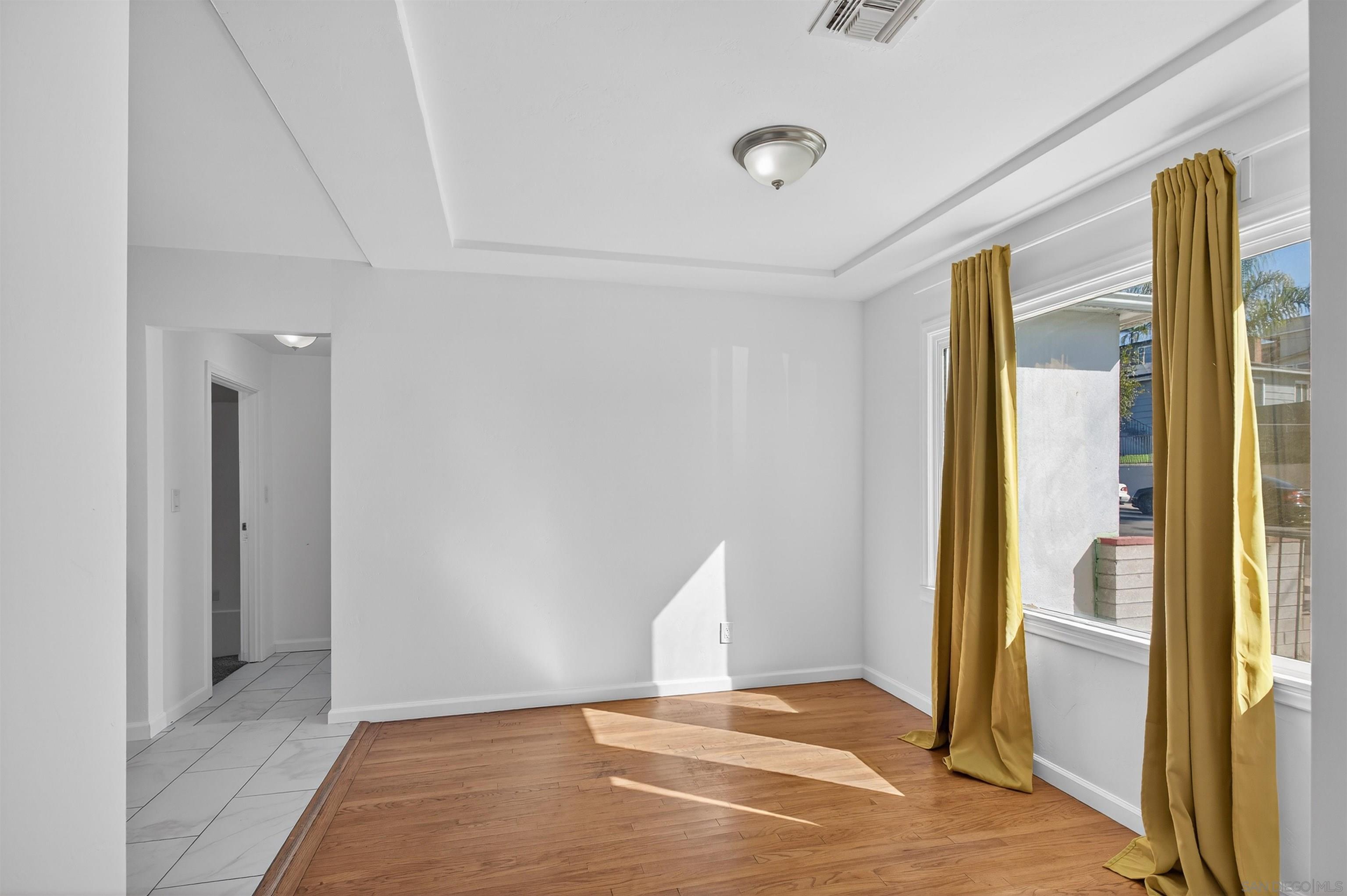 Detail Gallery Image 6 of 37 For 5442  San Onofre Ter, San Diego,  CA 92114 - 4 Beds | 3 Baths