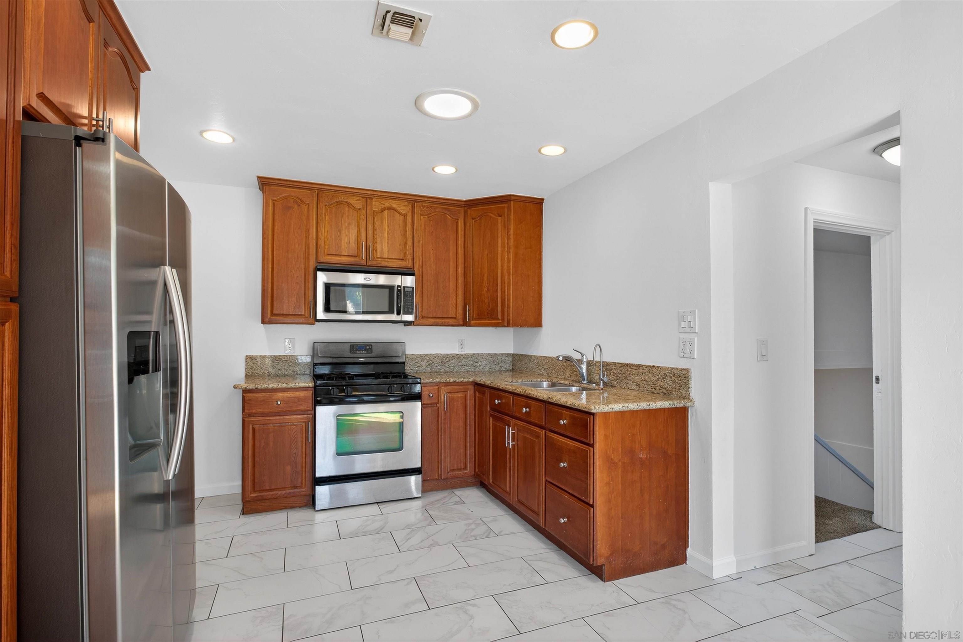 Detail Gallery Image 10 of 37 For 5442  San Onofre Ter, San Diego,  CA 92114 - 4 Beds | 3 Baths