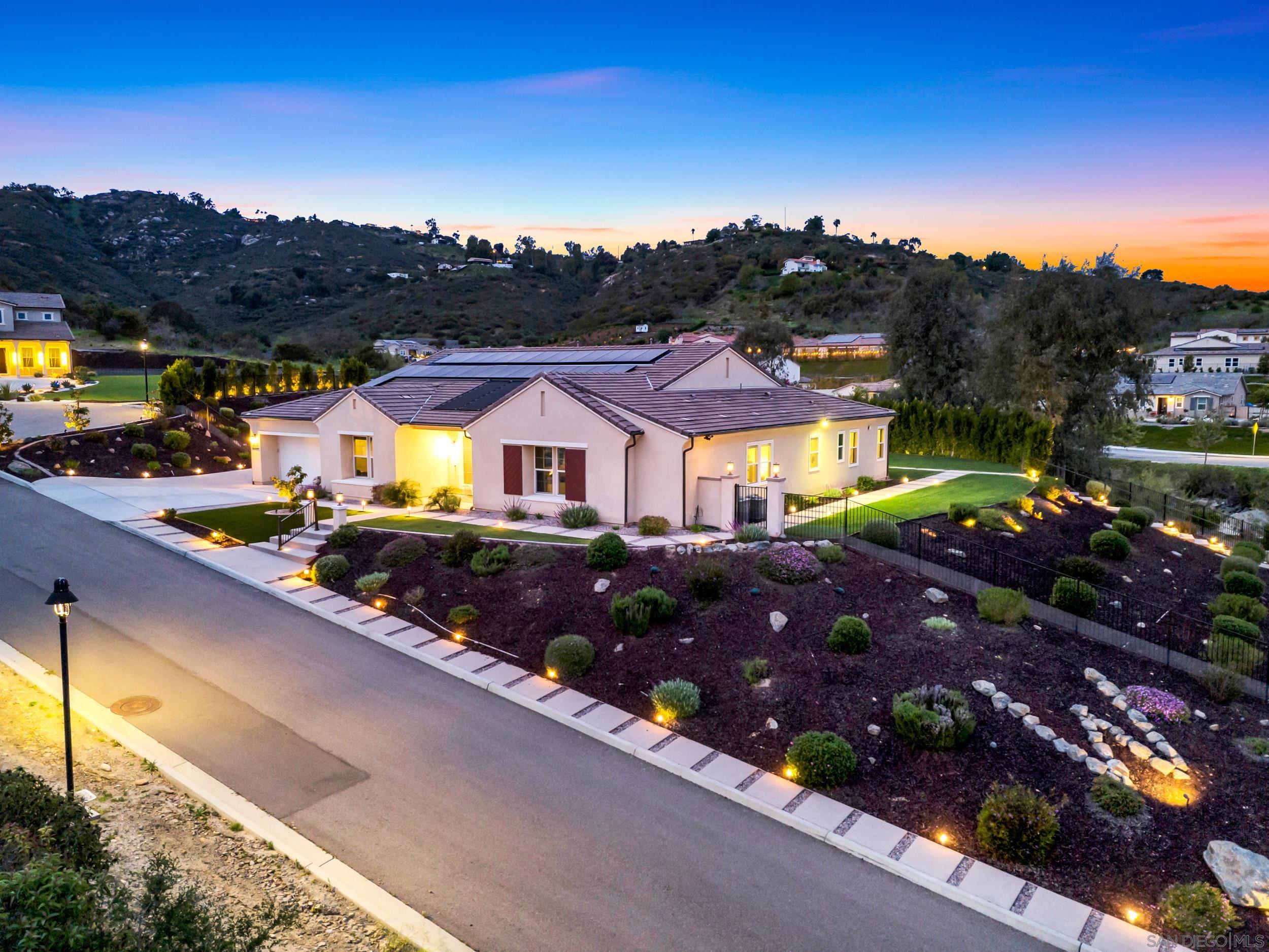 Detail Gallery Image 2 of 58 For 21992  Wilgen Rd, Escondido,  CA 92029 - 5 Beds | 4/1 Baths