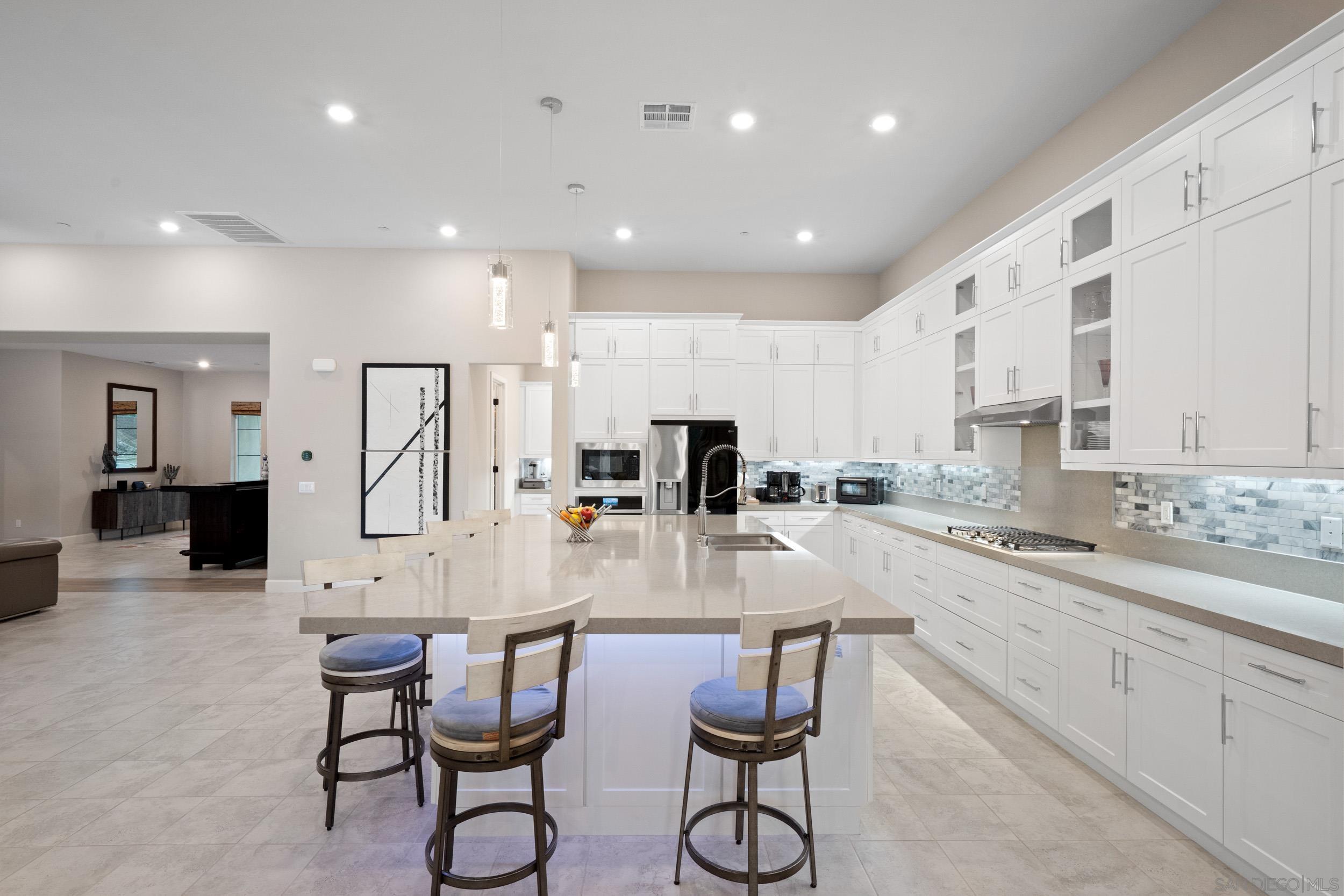 Detail Gallery Image 7 of 58 For 21992  Wilgen Rd, Escondido,  CA 92029 - 5 Beds | 4/1 Baths