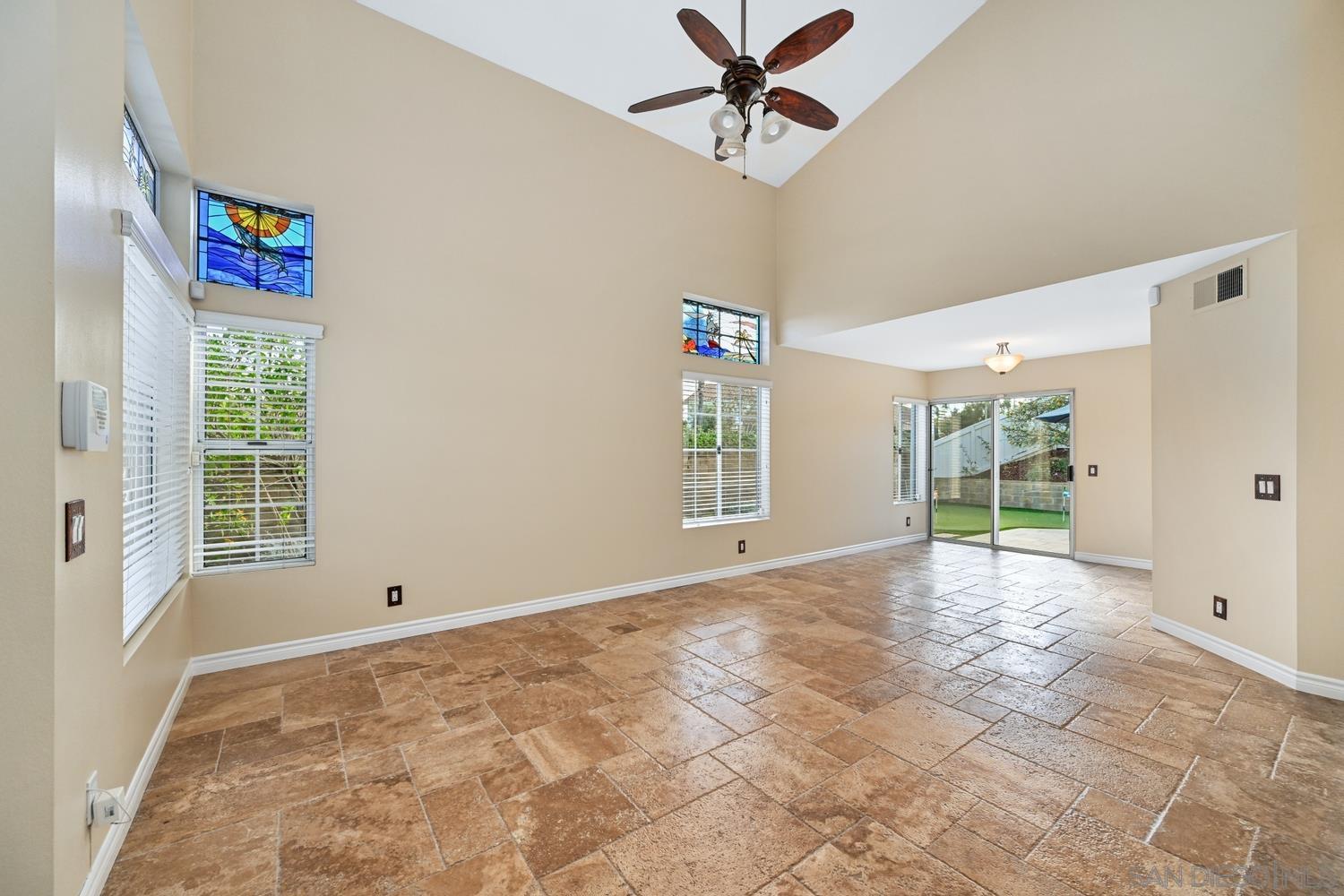 Detail Gallery Image 19 of 43 For 2198  Redwood Crst, Vista,  CA 92081 - 4 Beds | 2/1 Baths