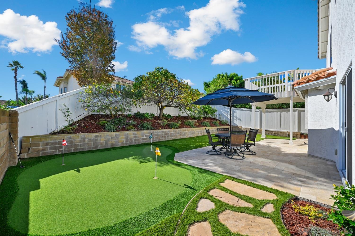 Detail Gallery Image 3 of 43 For 2198  Redwood Crst, Vista,  CA 92081 - 4 Beds | 2/1 Baths