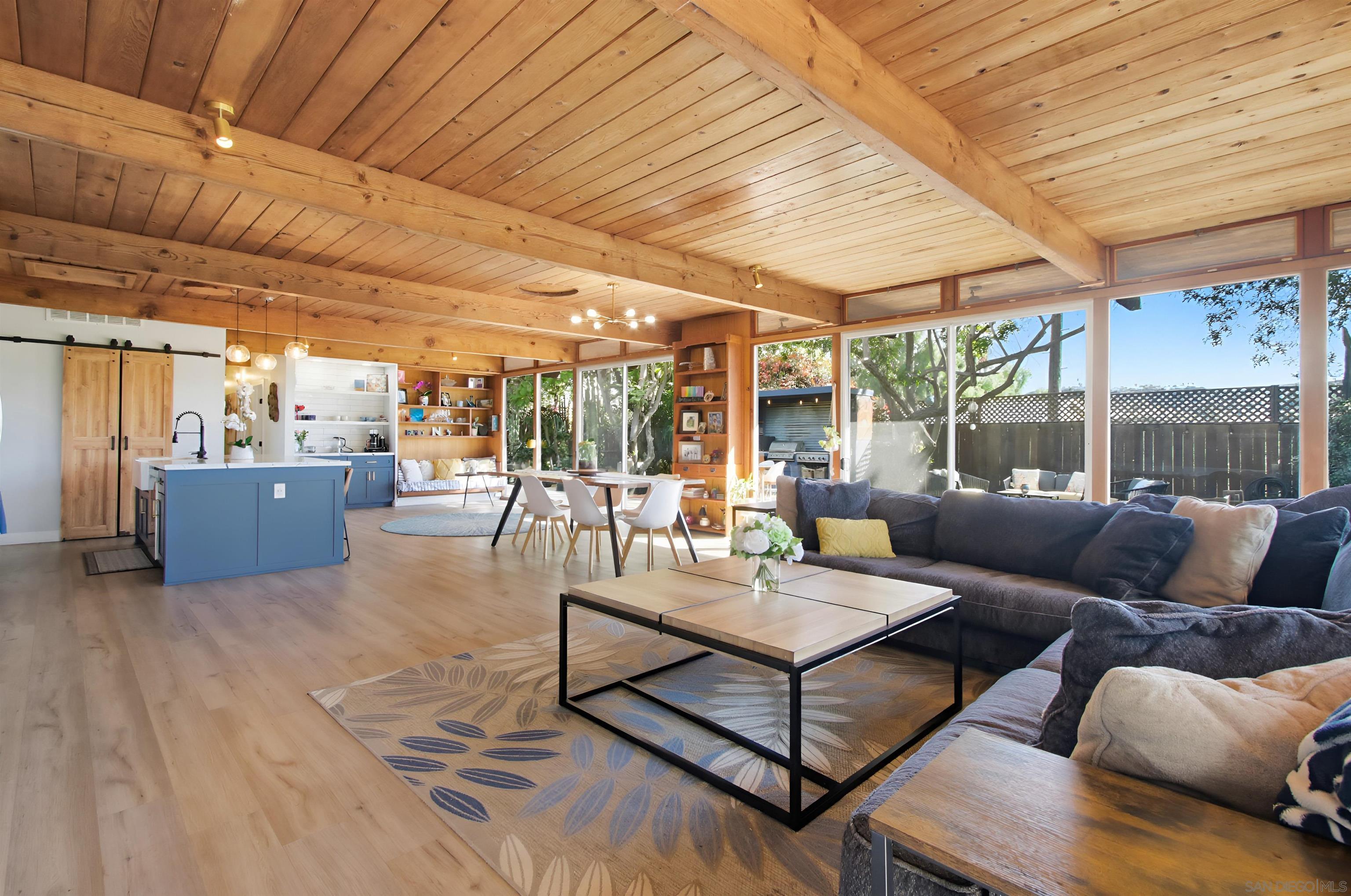 Detail Gallery Image 3 of 36 For 3558  Siembre St, Bonita,  CA 91902 - 4 Beds | 3 Baths